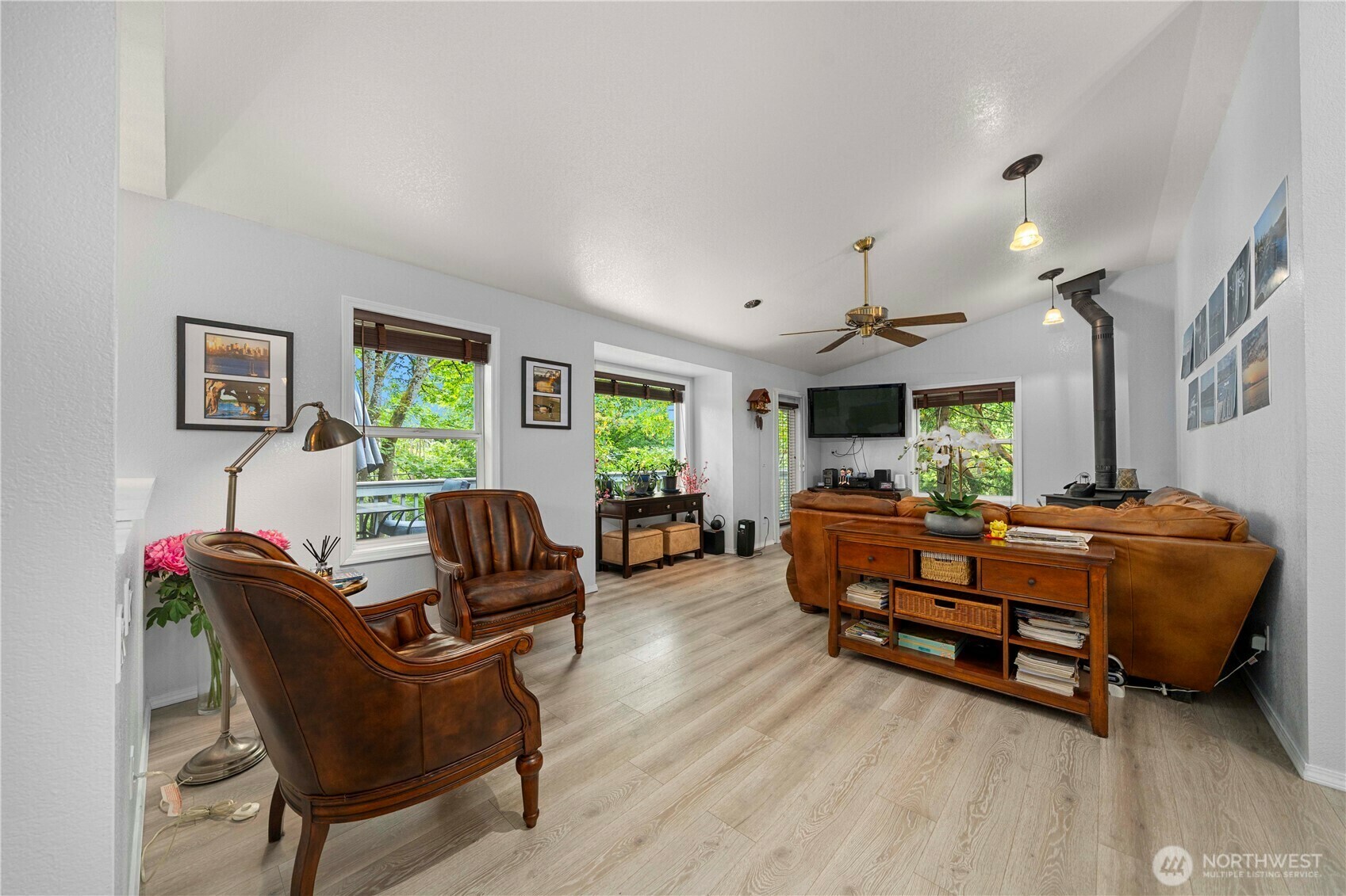 Property Photo: 7600 Highland Park Way SW WA 98106
