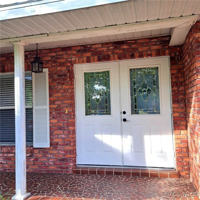 Property Photo: 3645 E Country Side Drive FL 34452