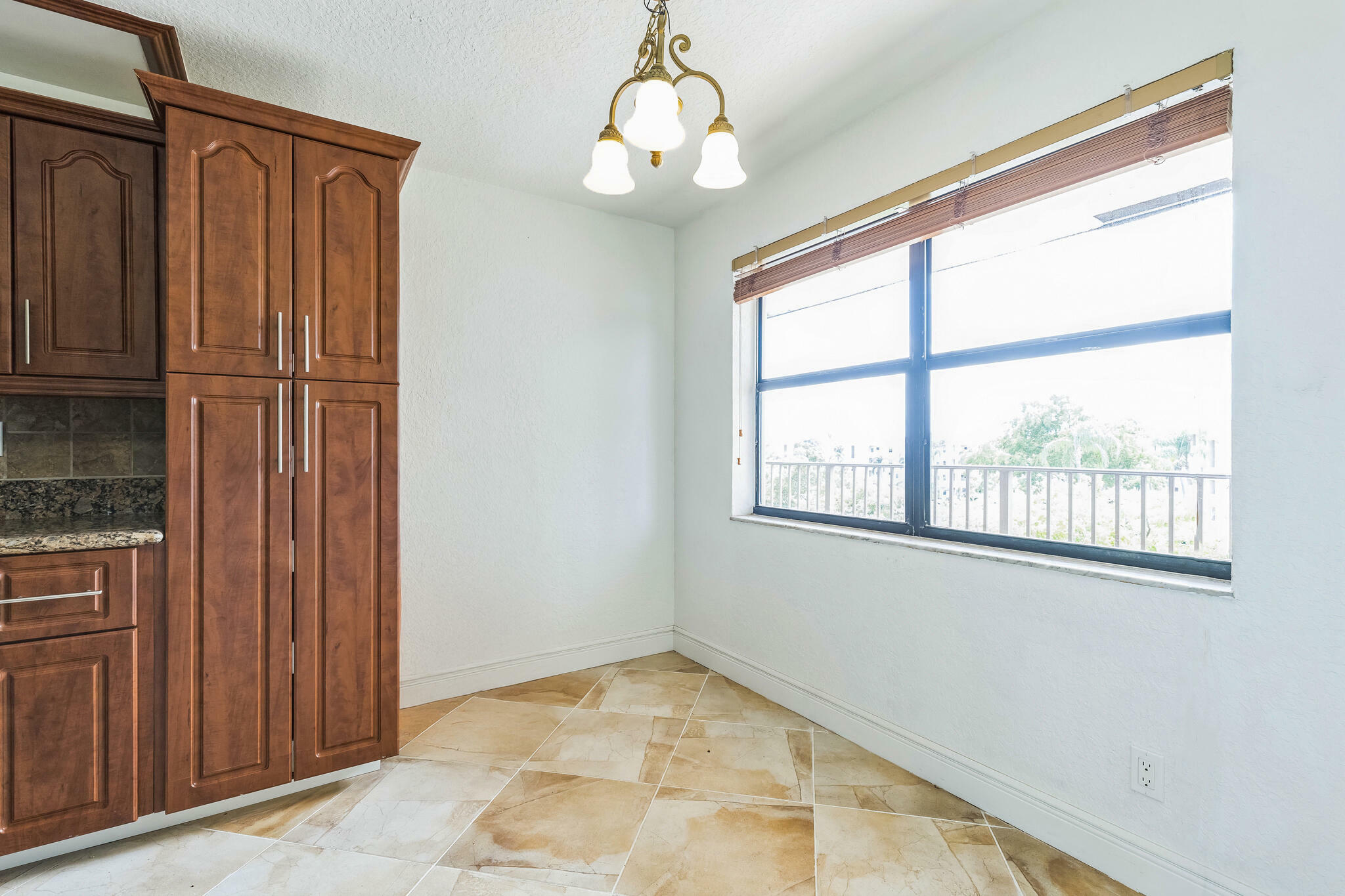 Property Photo: 2704 NW 104th Avenue 401 FL 33322