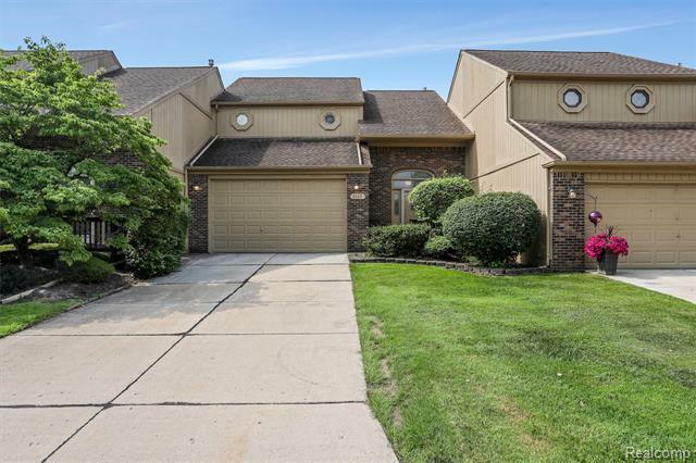 2137 Crystal Drive  Rochester Hills MI 48309 photo