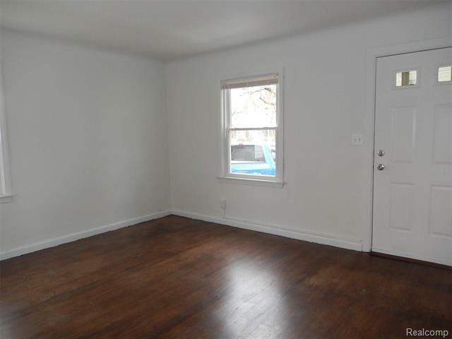 Property Photo: 3161 Fort Park Blvd MI 48146