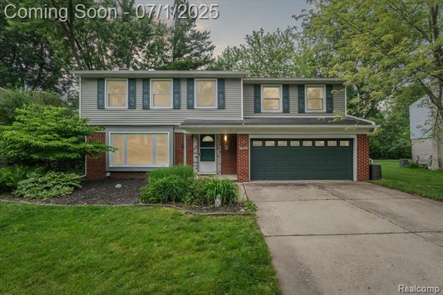 19581 Silver Spring Street  Southfield MI 48076 photo