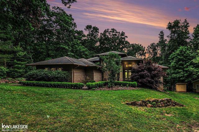 Property Photo: 608 Killdeer Court MI 48462