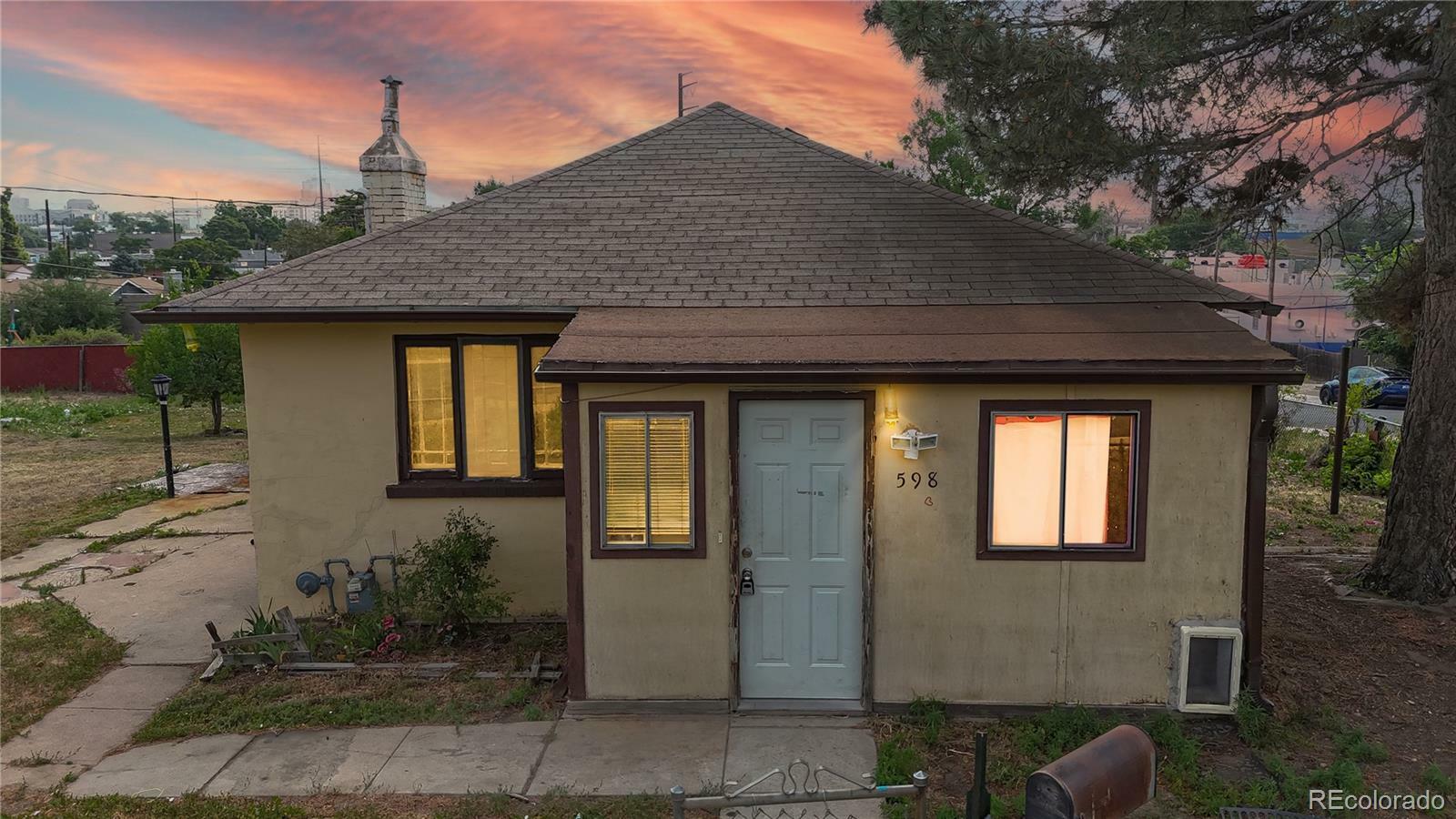 Property Photo:  598 S Navajo Street  CO 80223 