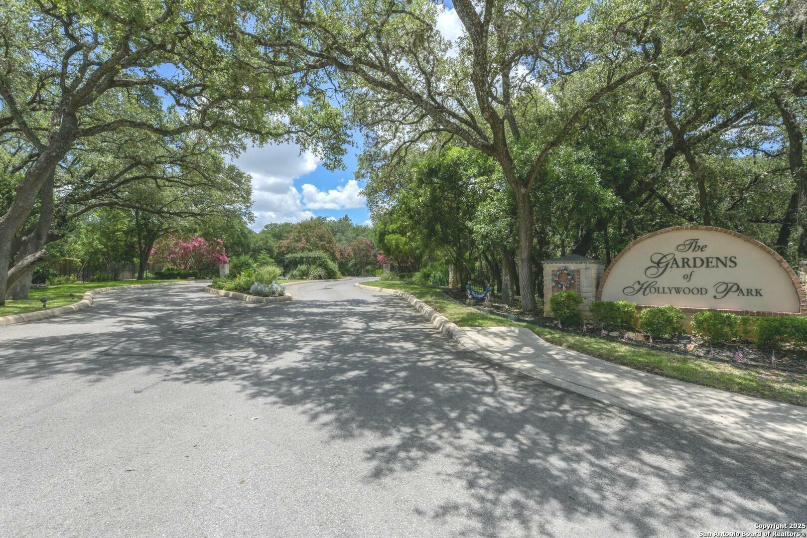 7 Cascade Glen  Hollywood Park TX 78232 photo
