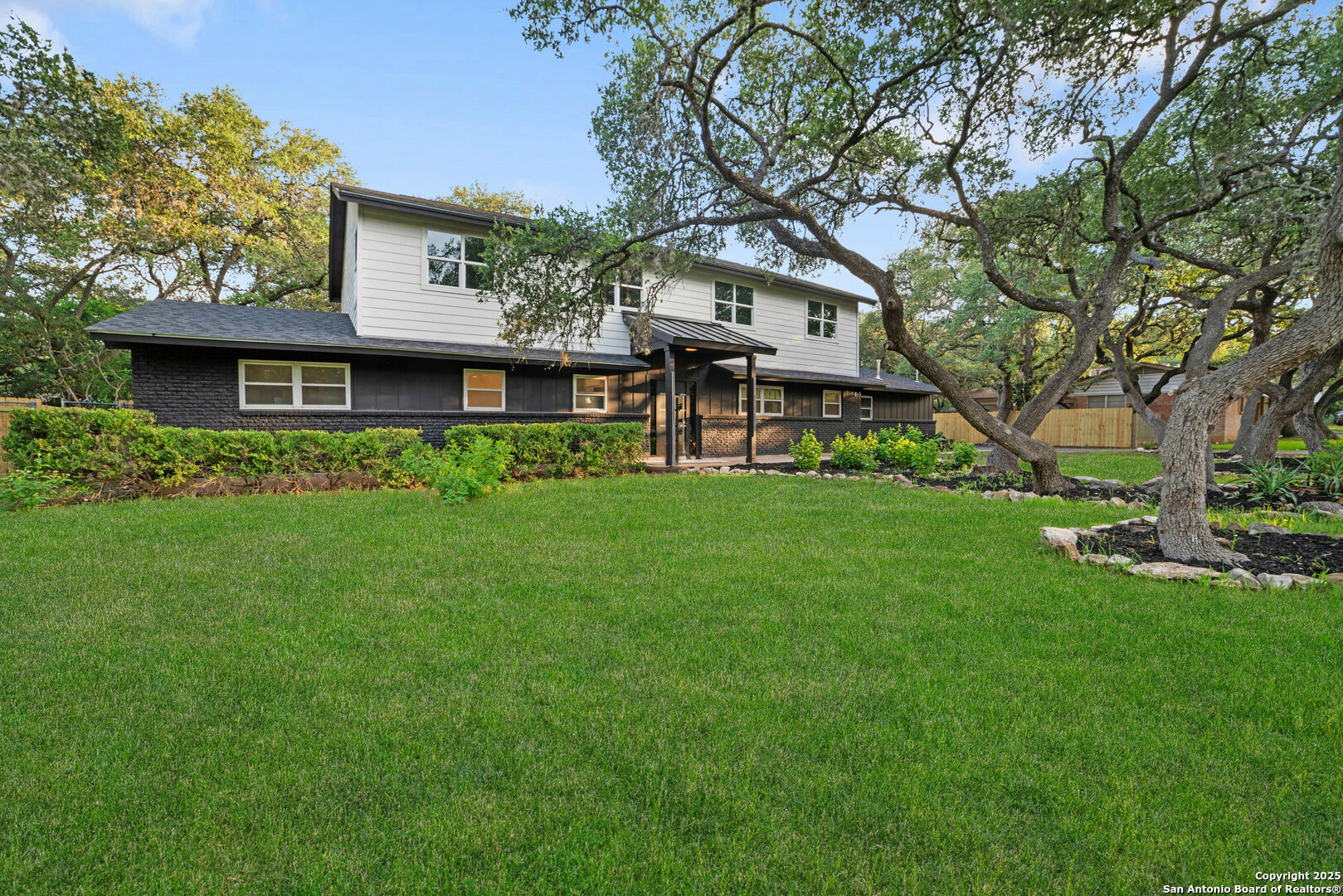 Property Photo: 408 Meadowbrook TX 78232