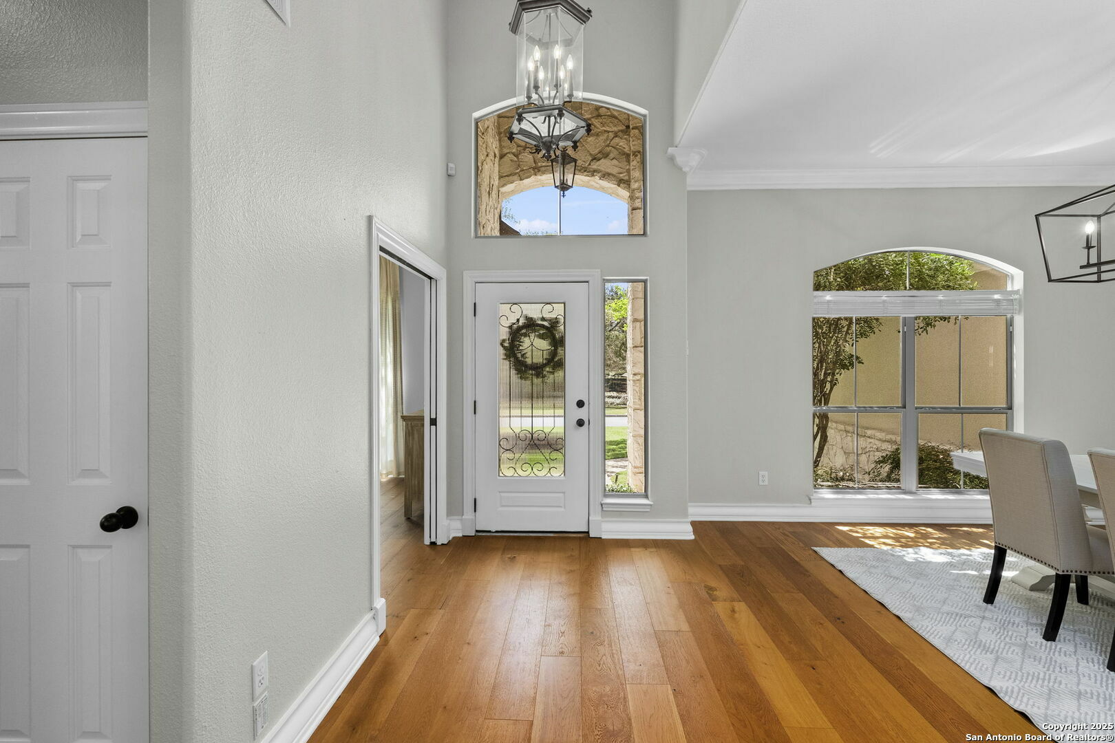 Property Photo: 915 Foxton TX 78260