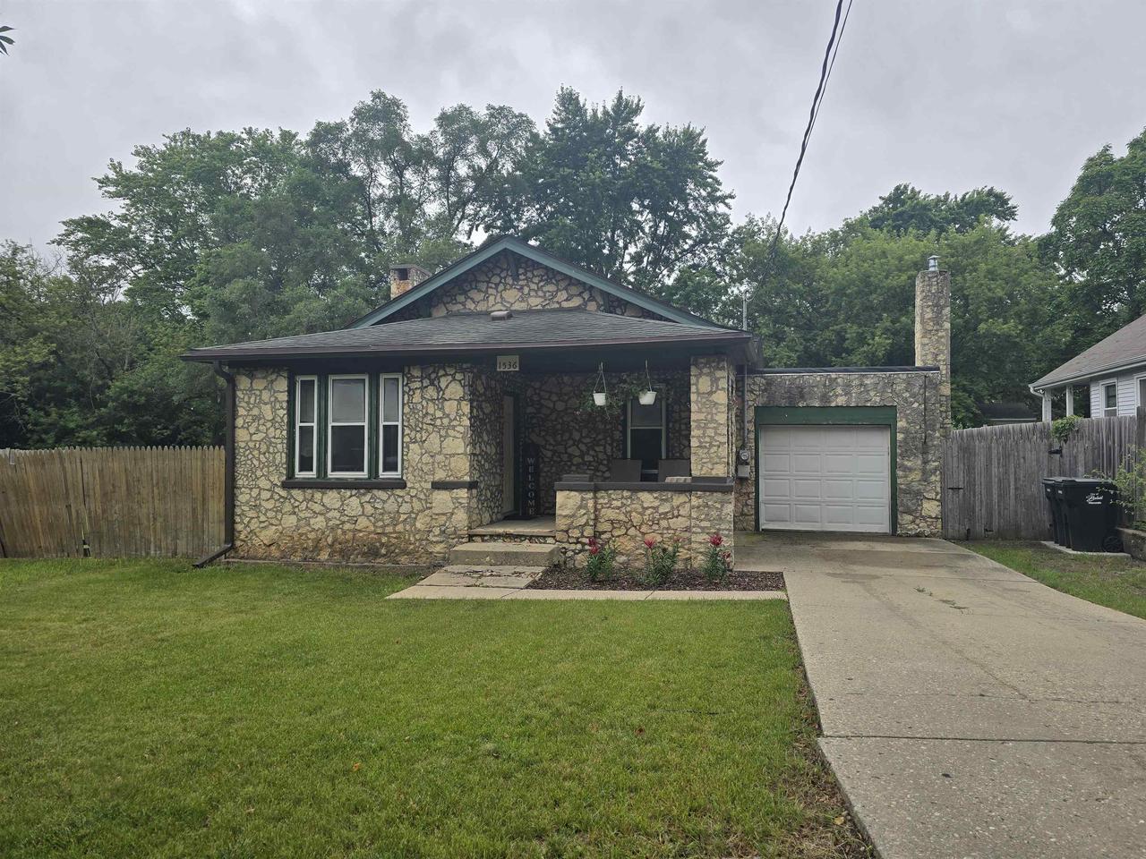 Property Photo: 1536 Elm Street WI 53511