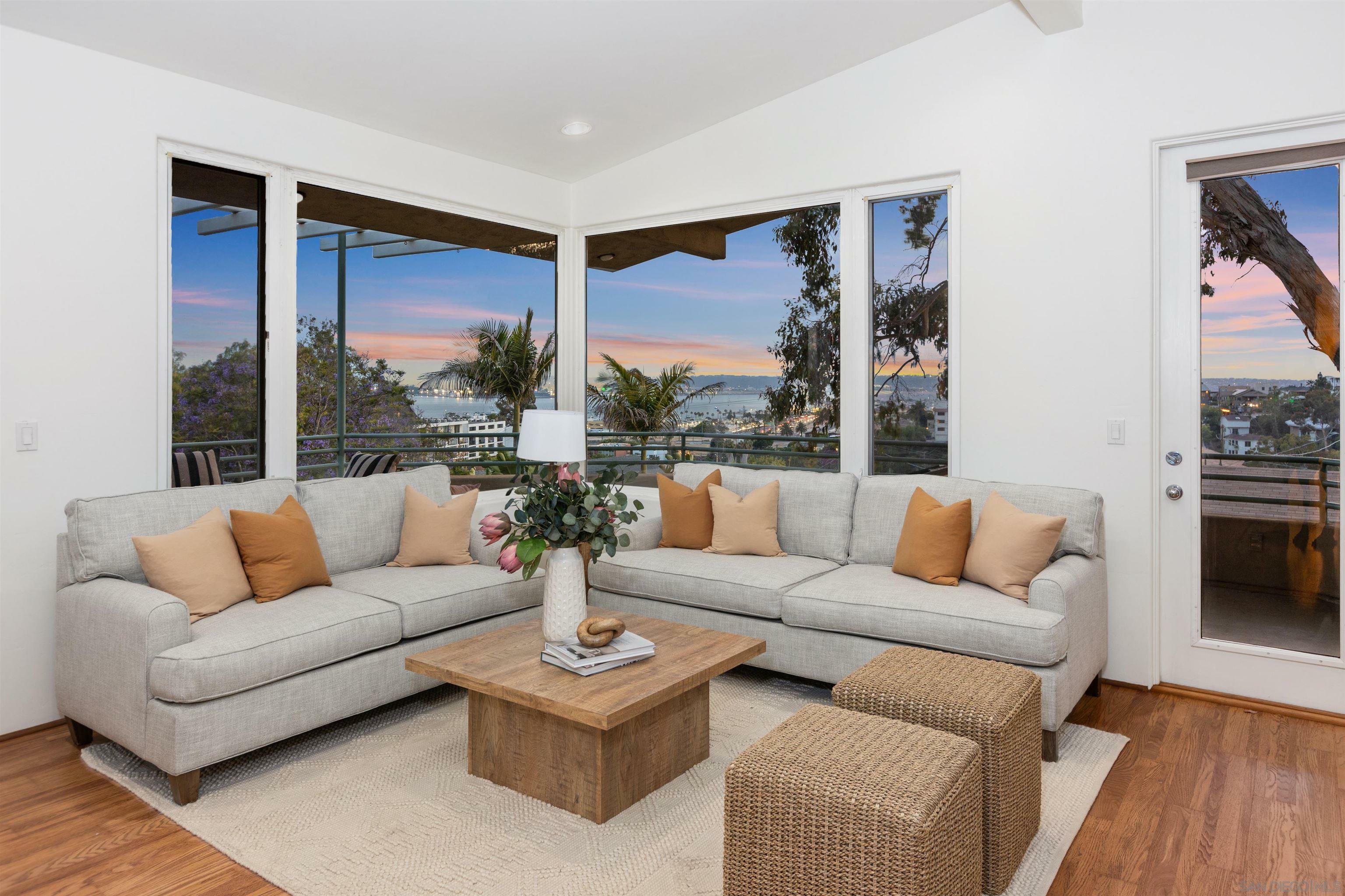 Property Photo:  405 W Nutmeg St  CA 92103 