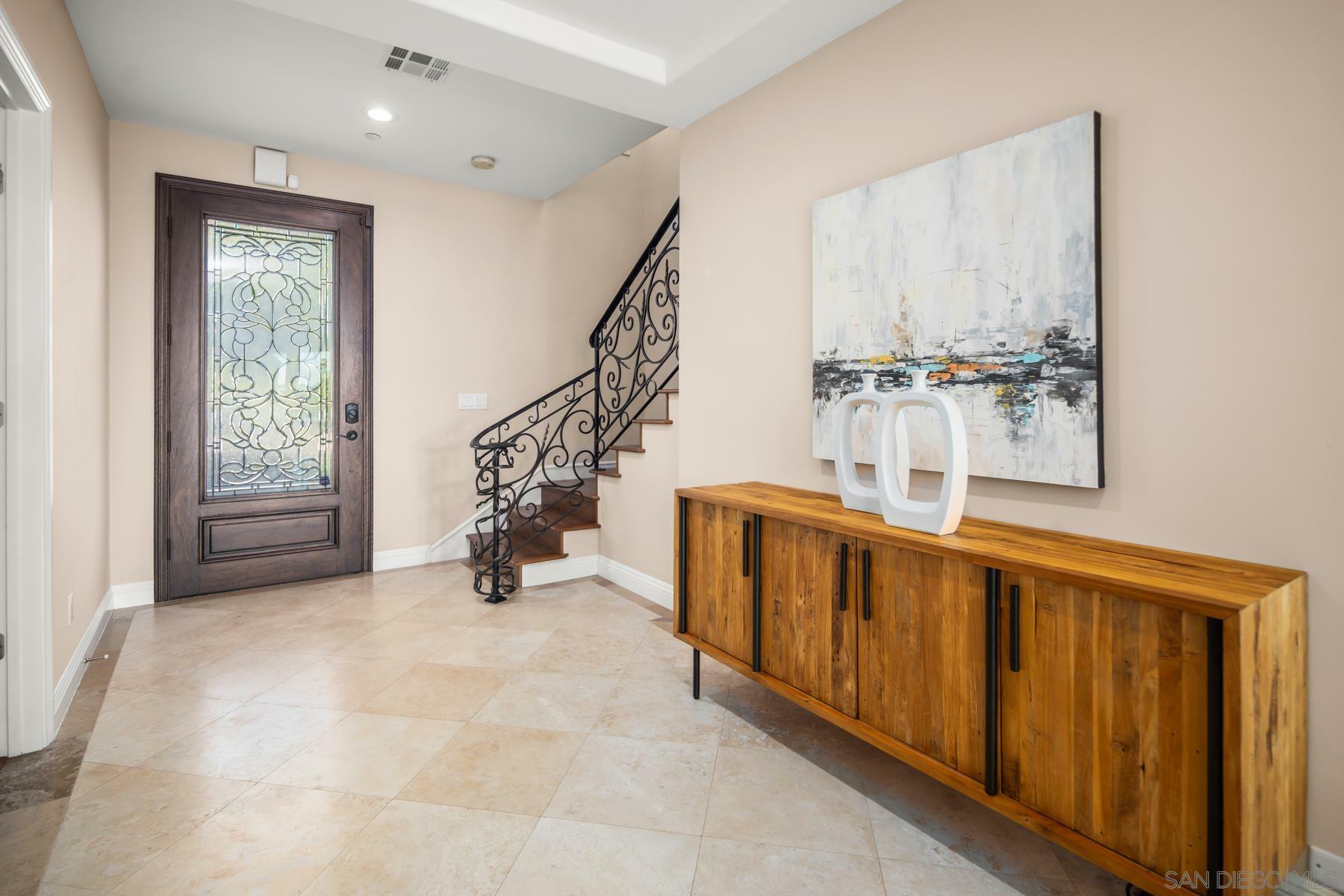Property Photo: 5522 Linda Rosa Ave CA 92037