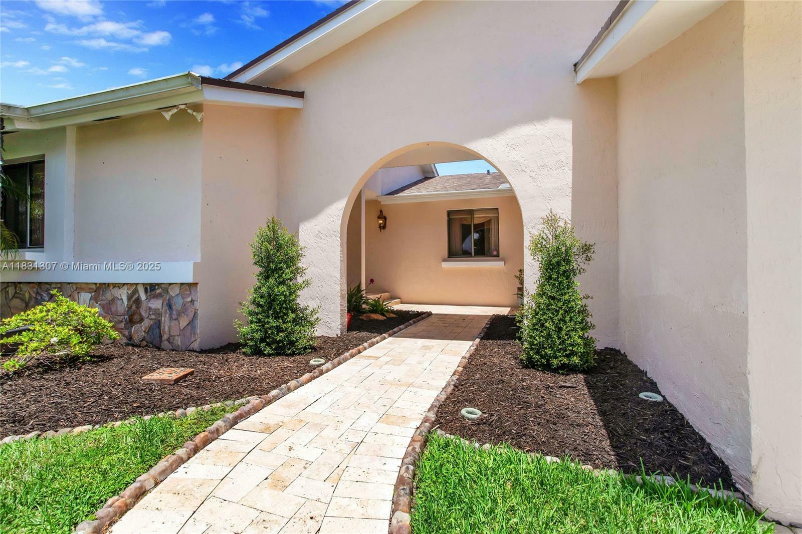 Property Photo: 19621 SW 78th Ct FL 33189