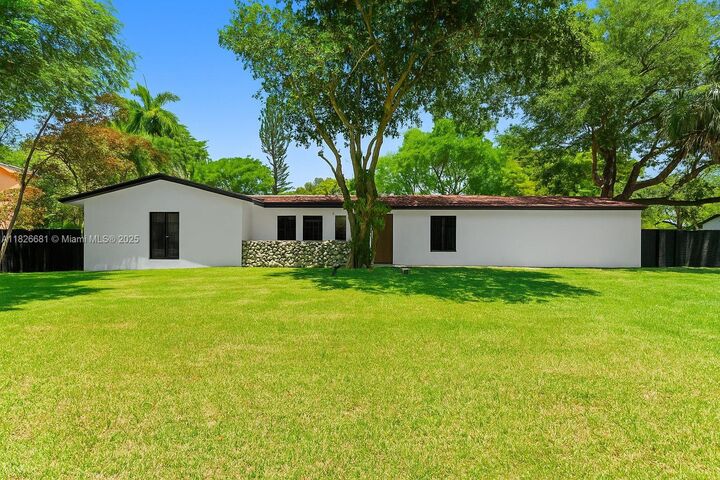 Property Photo: 15202 SW 80th Ave FL 33157