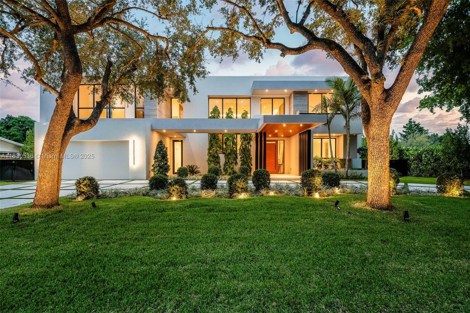 Property Photo: 13075 SW 82nd Ct FL 33156