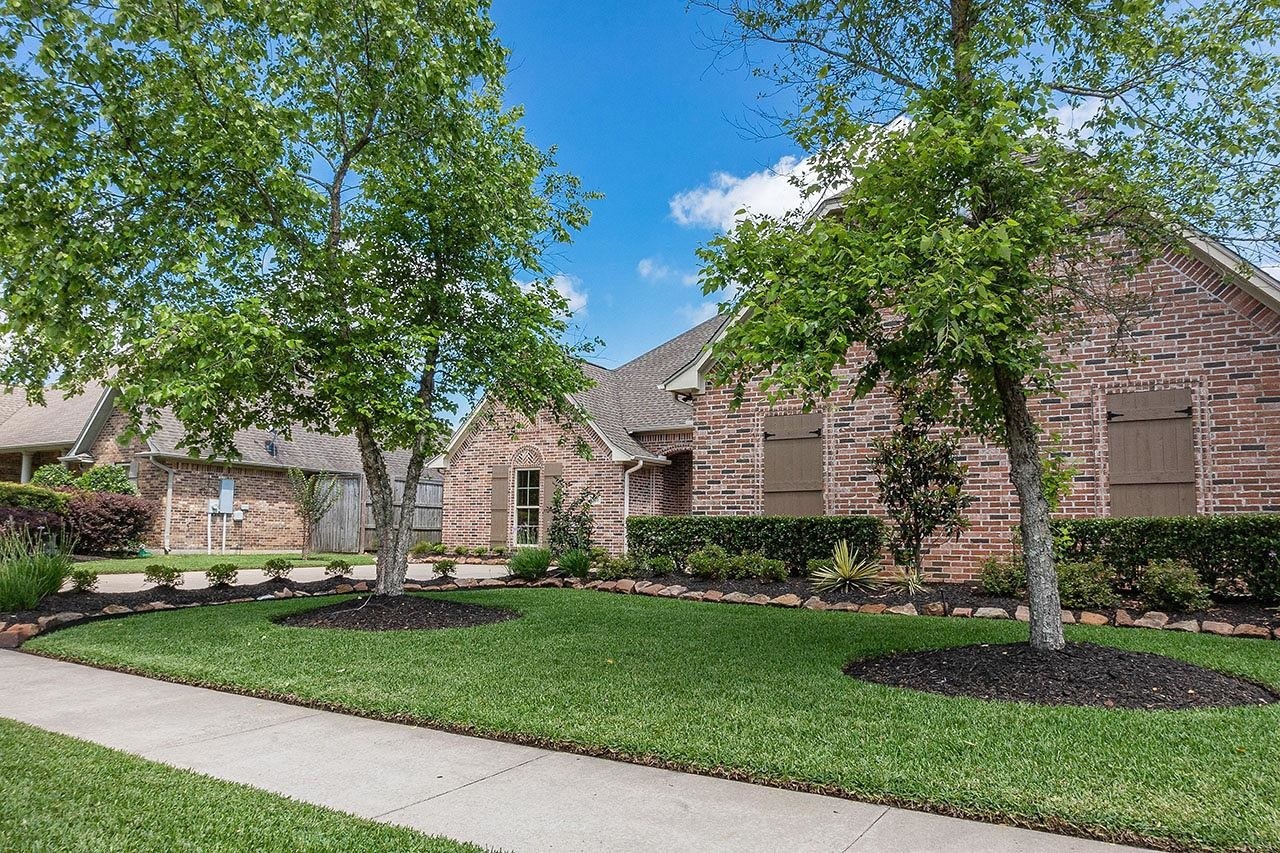 Property Photo: 303 Winding Brook TX 77657