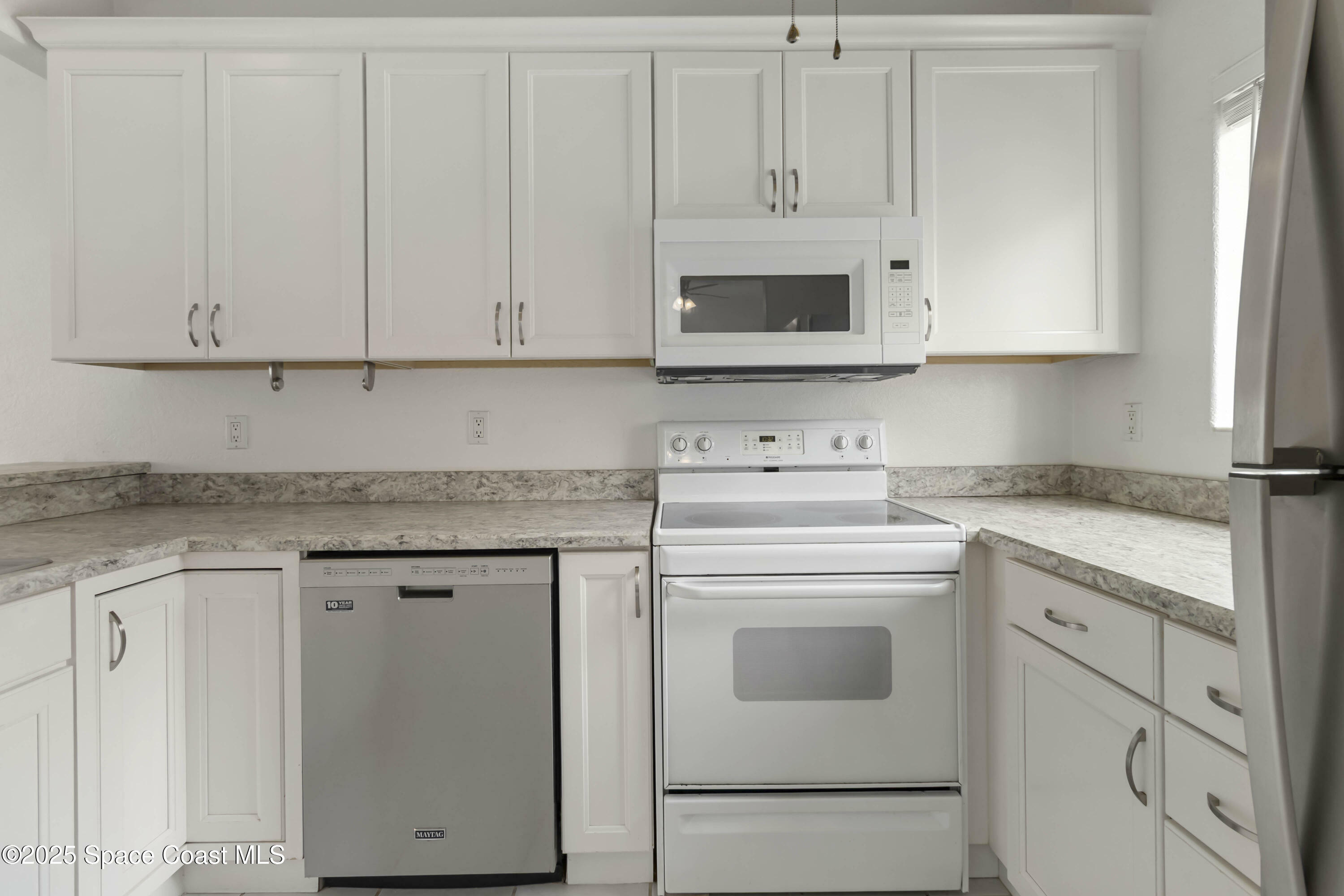 Property Photo:  405 Ocean Park Lane  FL 32920 
