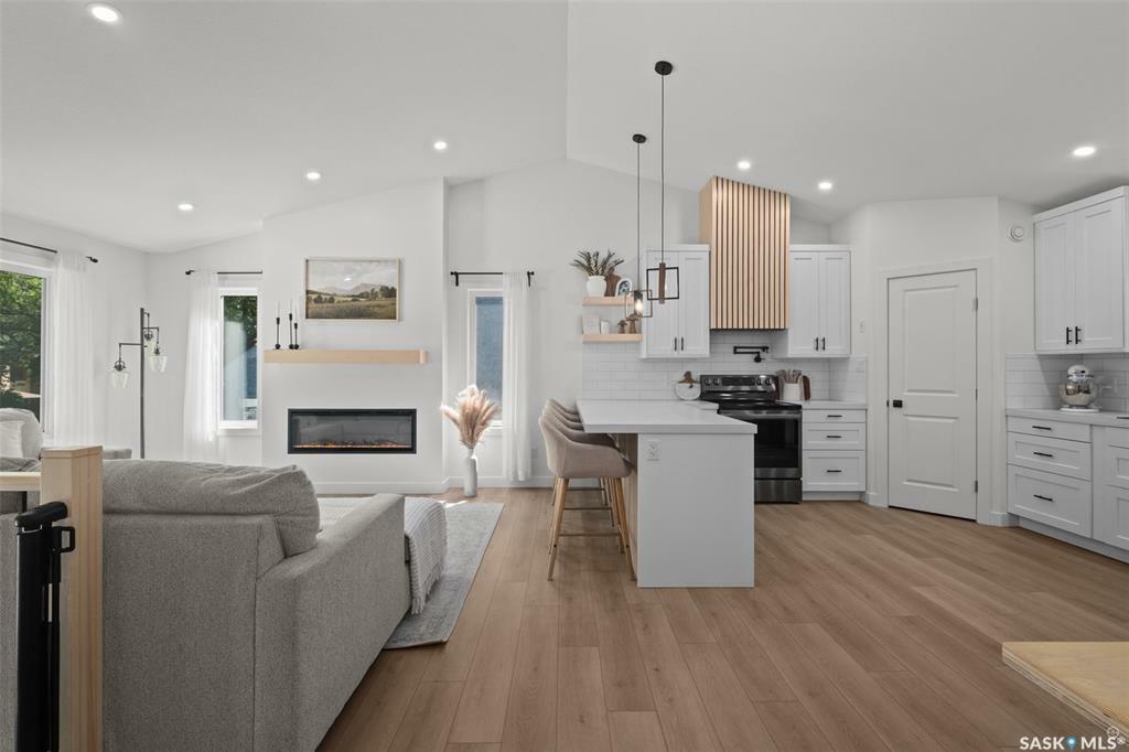 Property Photo:  41 19th Street E  SK S6V 1J1 