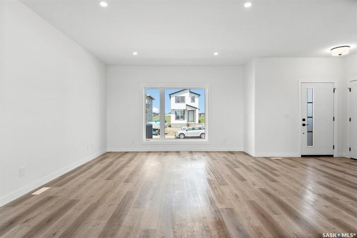 Property Photo:  423 Eldorado Street  SK S0K 4S3 