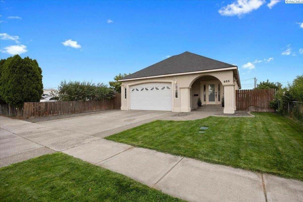 Property Photo: 823 S 5th Av WA 99301