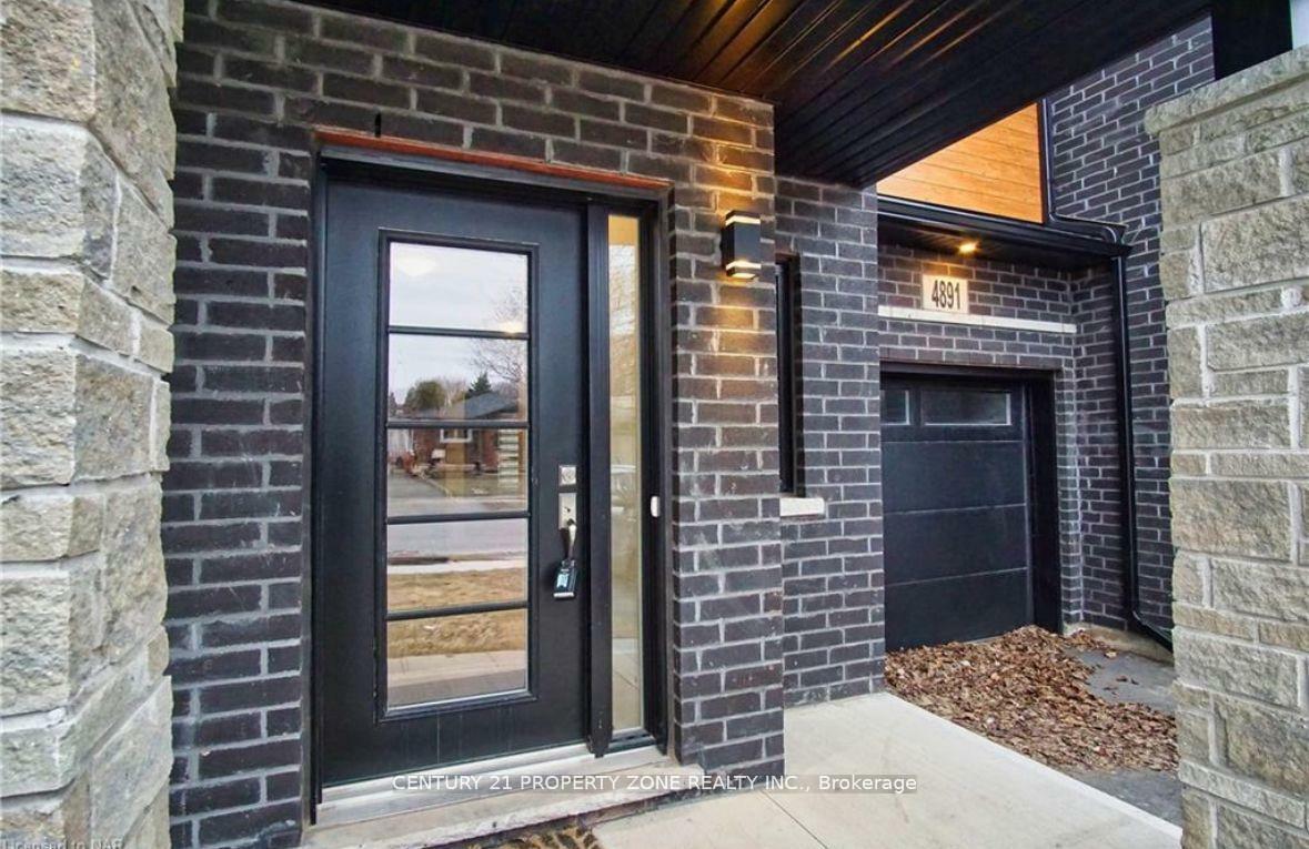 Property Photo:  4891 Pettit Avenue  ON L2E 5H4 