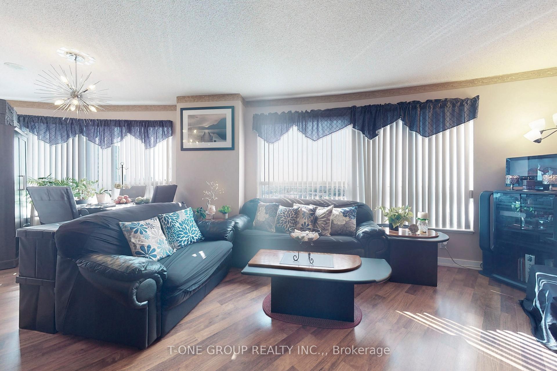 Property Photo: 36 Lee Centre Drive 2311 ON M1H 3K2