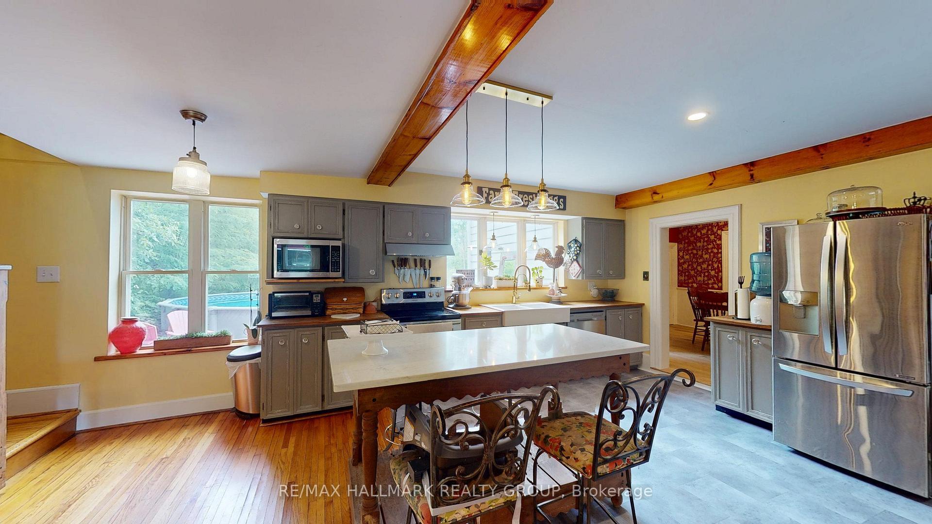 Property Photo: 109 Quabbin Road W ON K0E 1R0