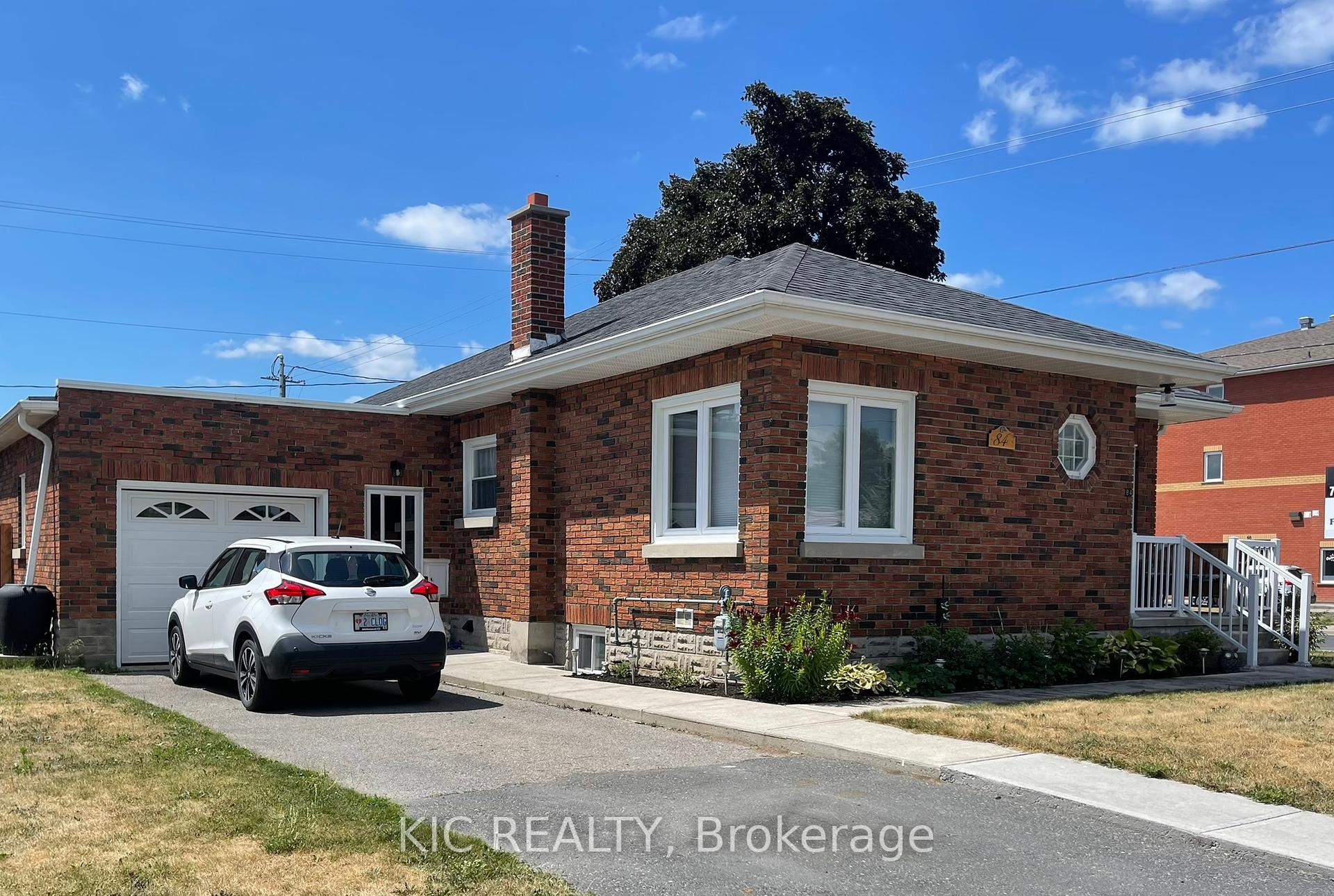 Property Photo: 84 Doxsee Avenue N ON K0L 1L0