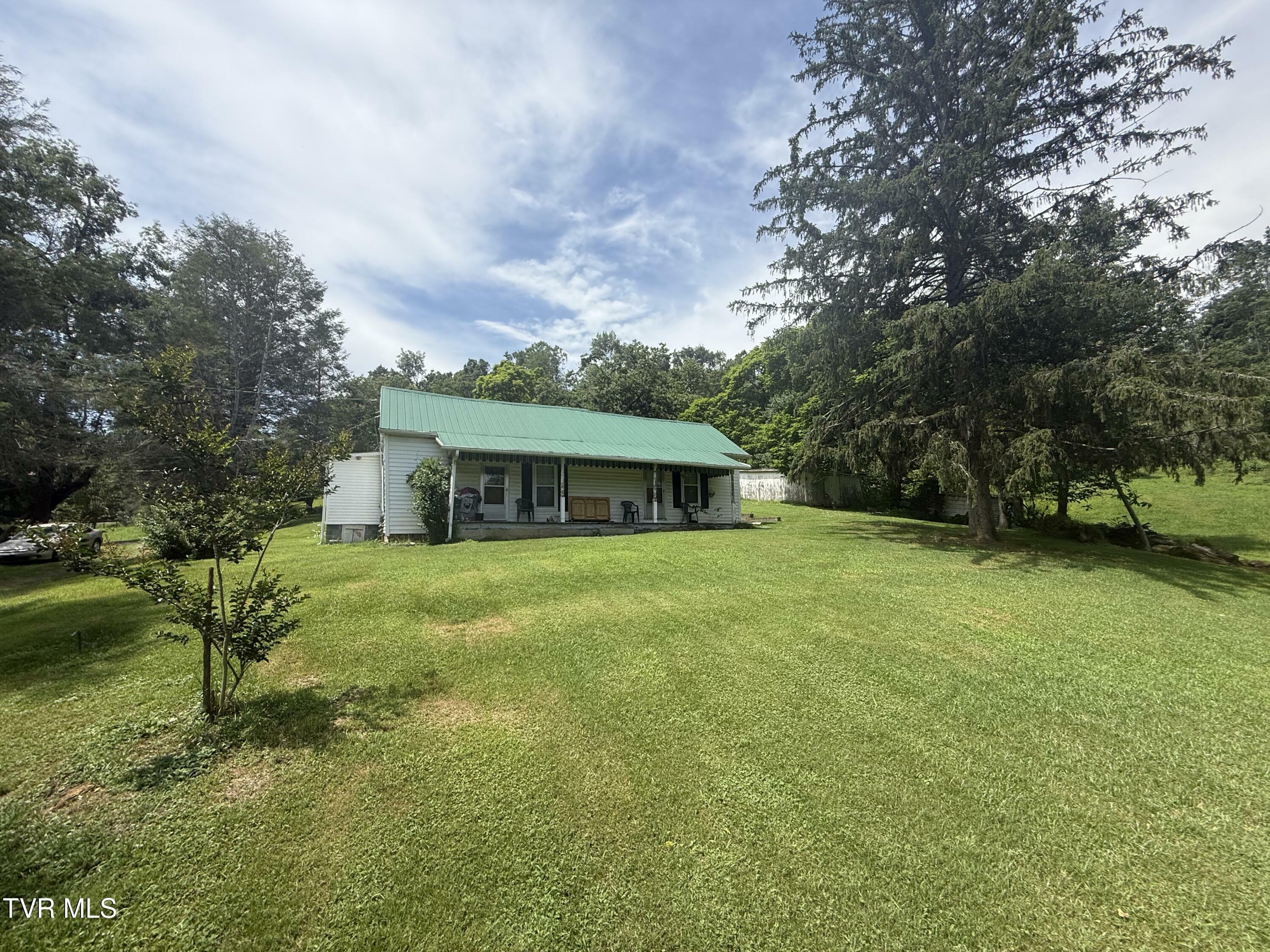 Property Photo: 391 Emmett Road TN 37620
