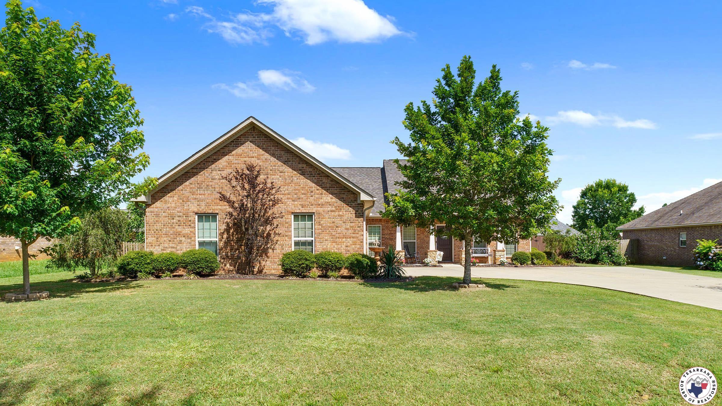 Property Photo: 908 Arnold Ln TX 75503