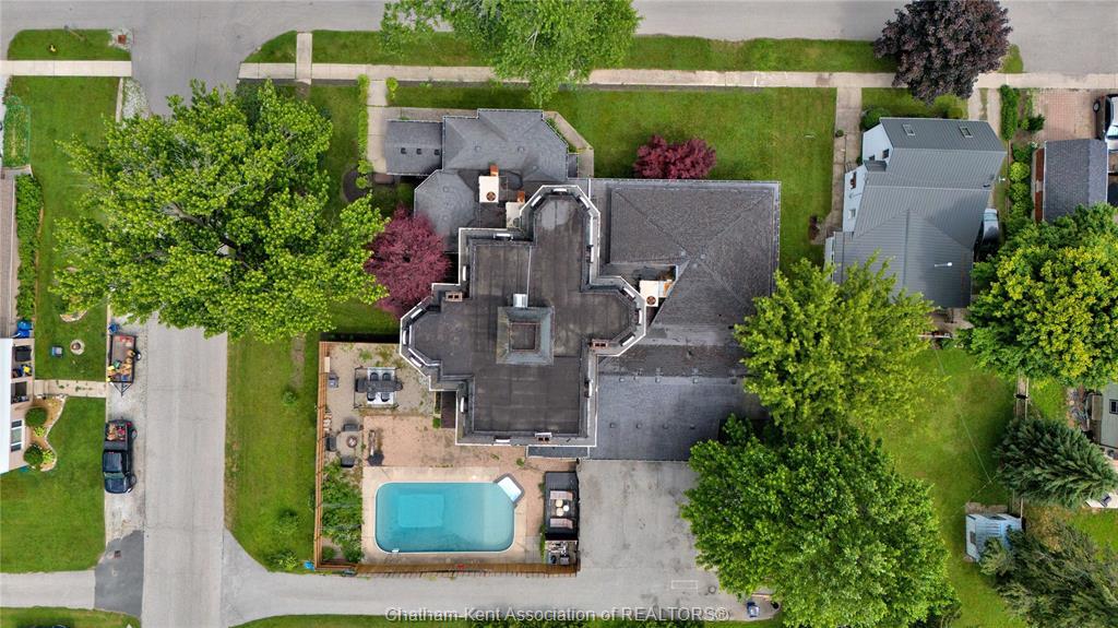 Property Photo: 620 Cross Street ON N0P 1M0