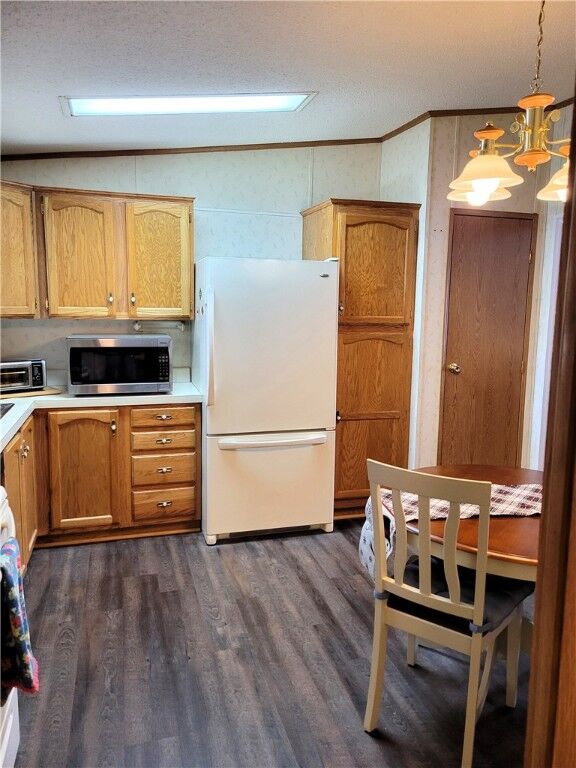 Property Photo:  826 Clover Ln  PA 15668 