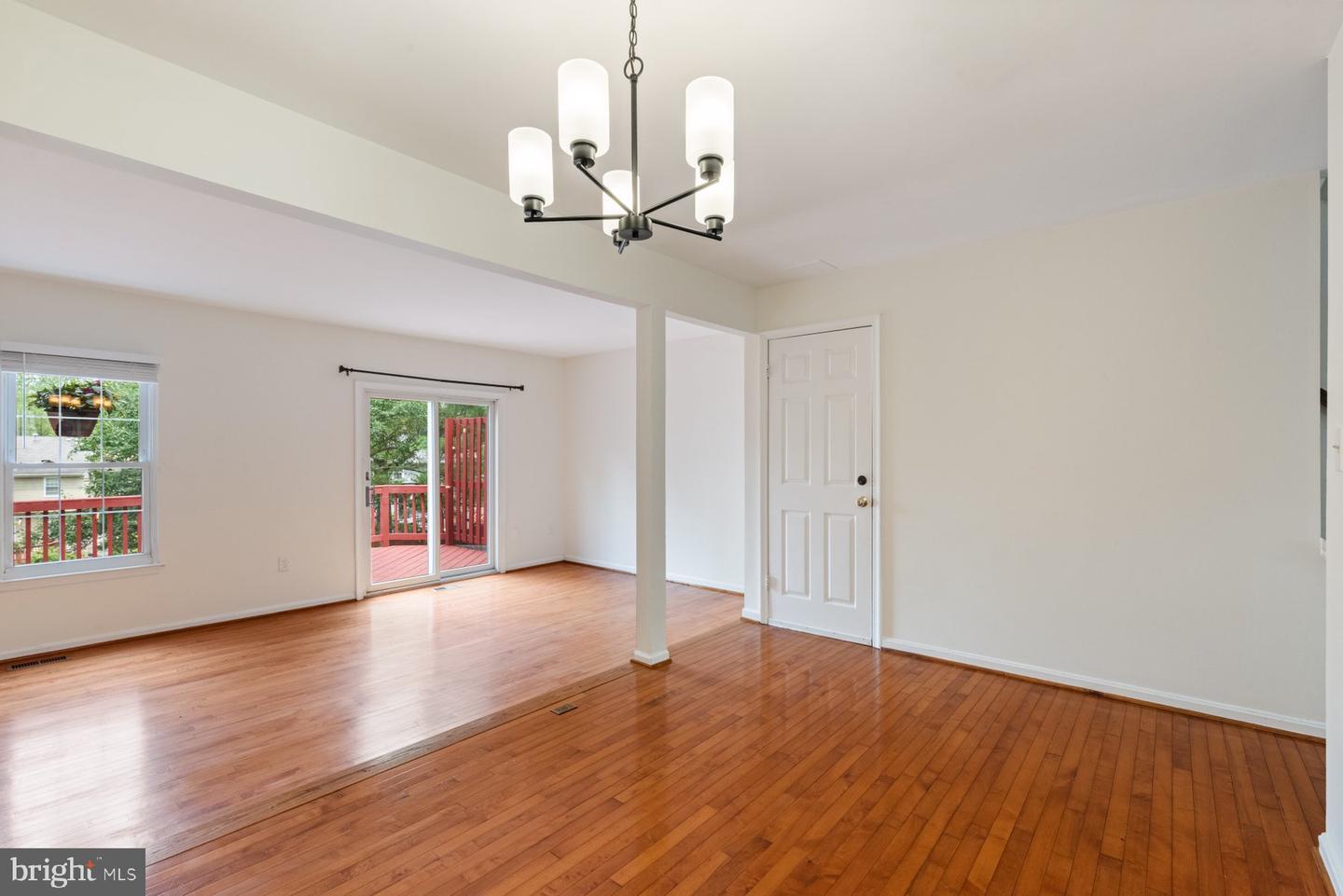 Property Photo: 1043 Copperstone Court MD 20852