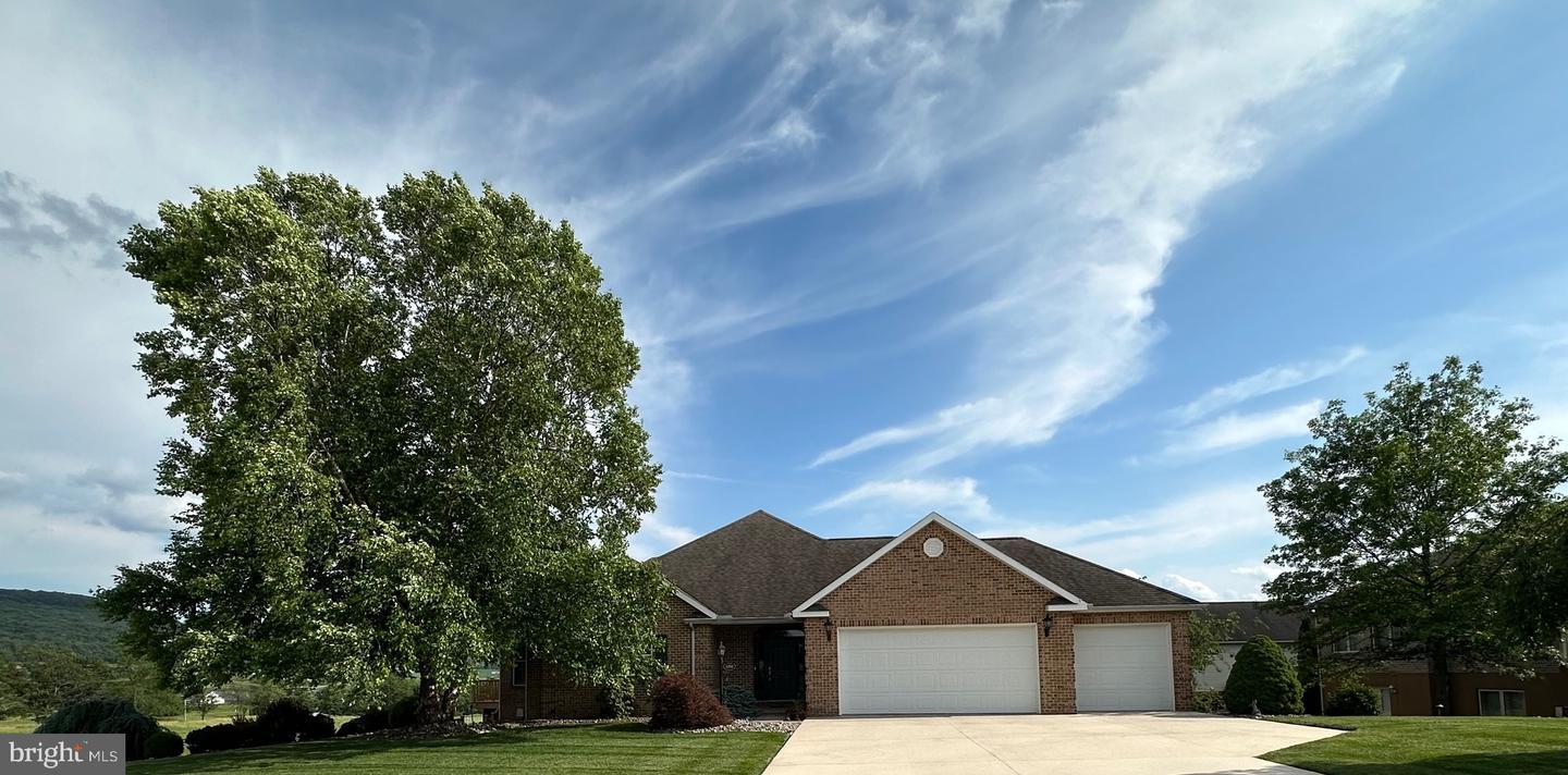 Property Photo: 6396 Saucon Valley Drive PA 17222
