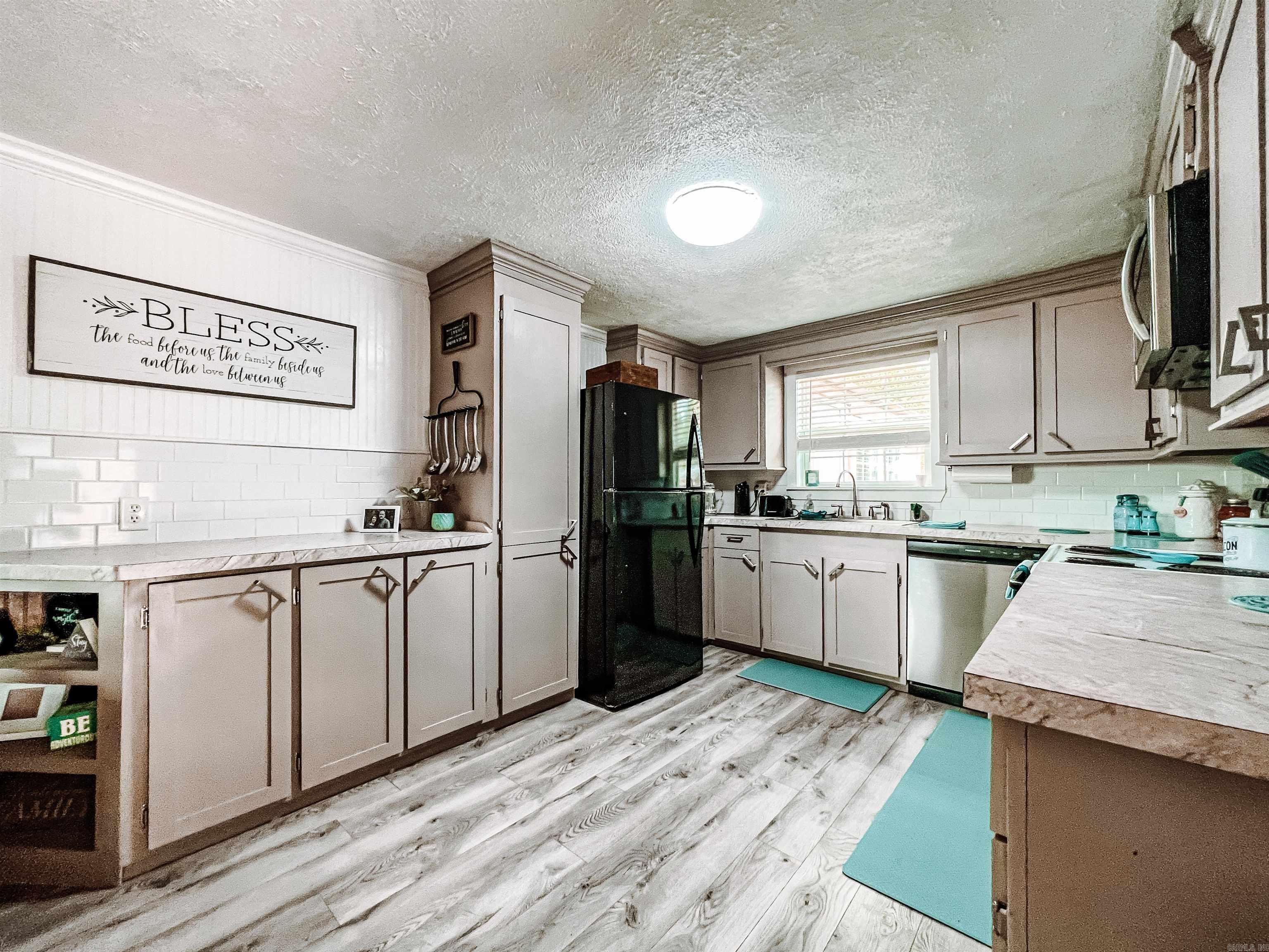 Property Photo: 8227 North Kings Highway TX 75503