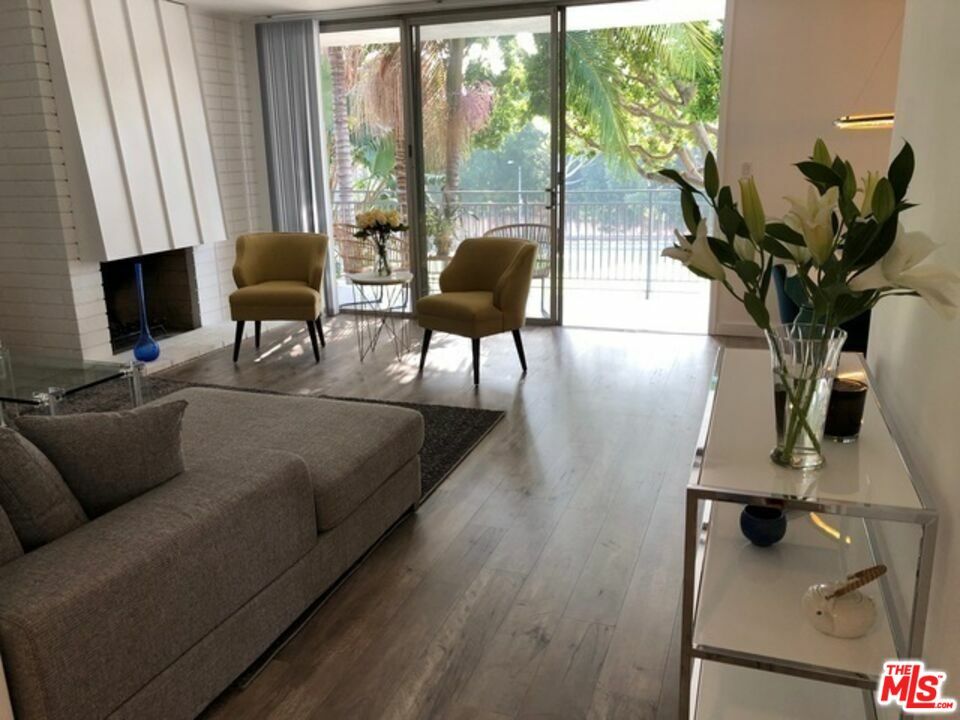 9297 Burton Way  Beverly Hills CA 90210 photo