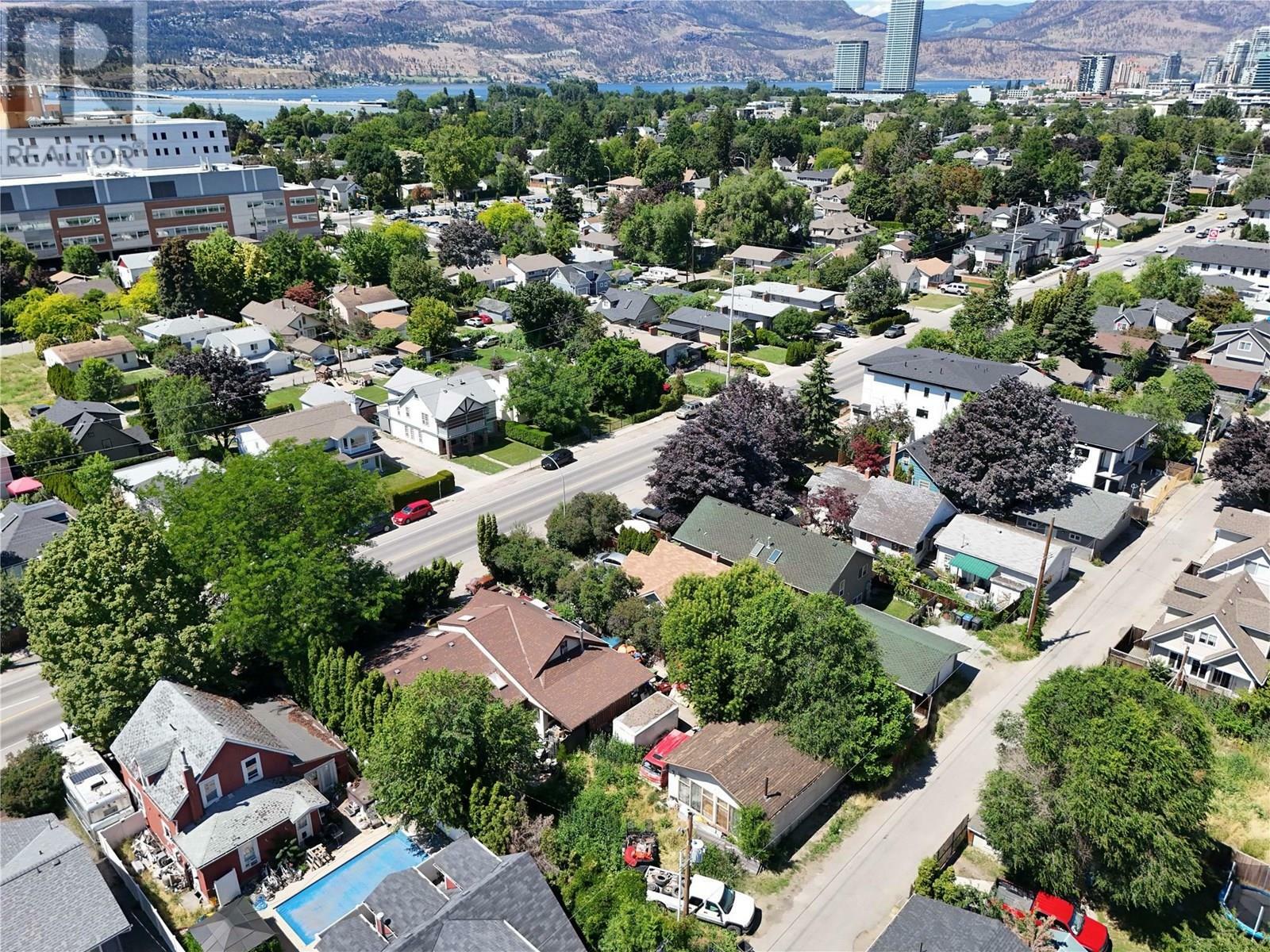 Property Photo:  2277 Richter Street  BC V1Y 2N9 