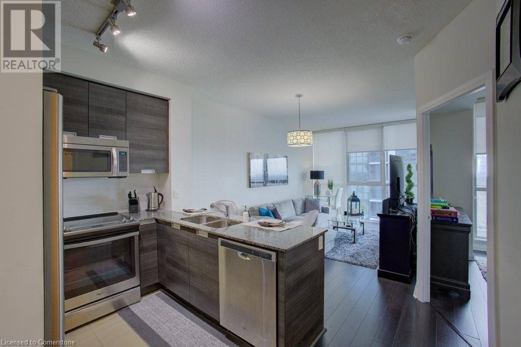 Property Photo:  75 Eglinton Avenue West 1601  ON L5R 0E5 
