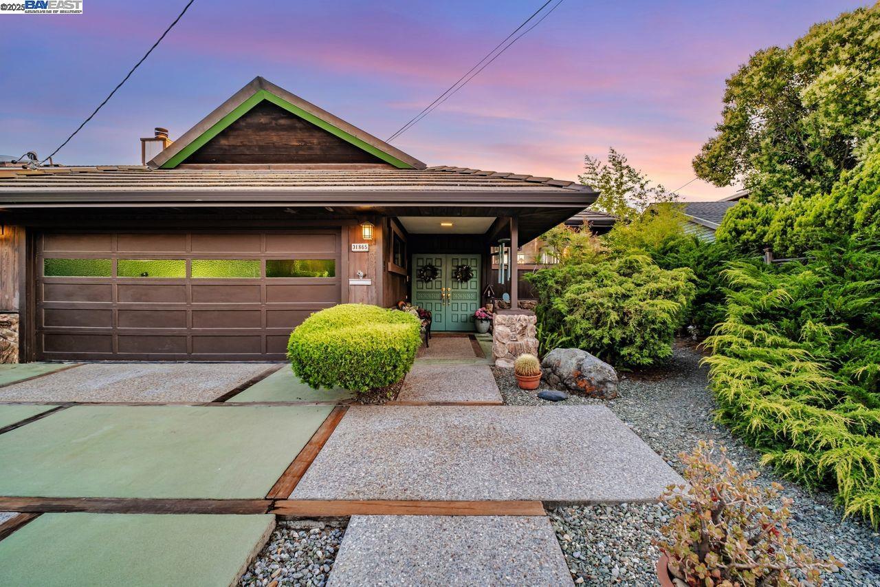 Property Photo: 31865 Chicoine Ave CA 94544