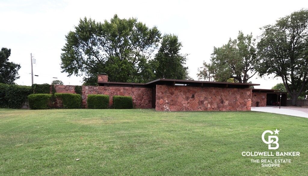 Property Photo: 1204 Circle Drive KS 67846