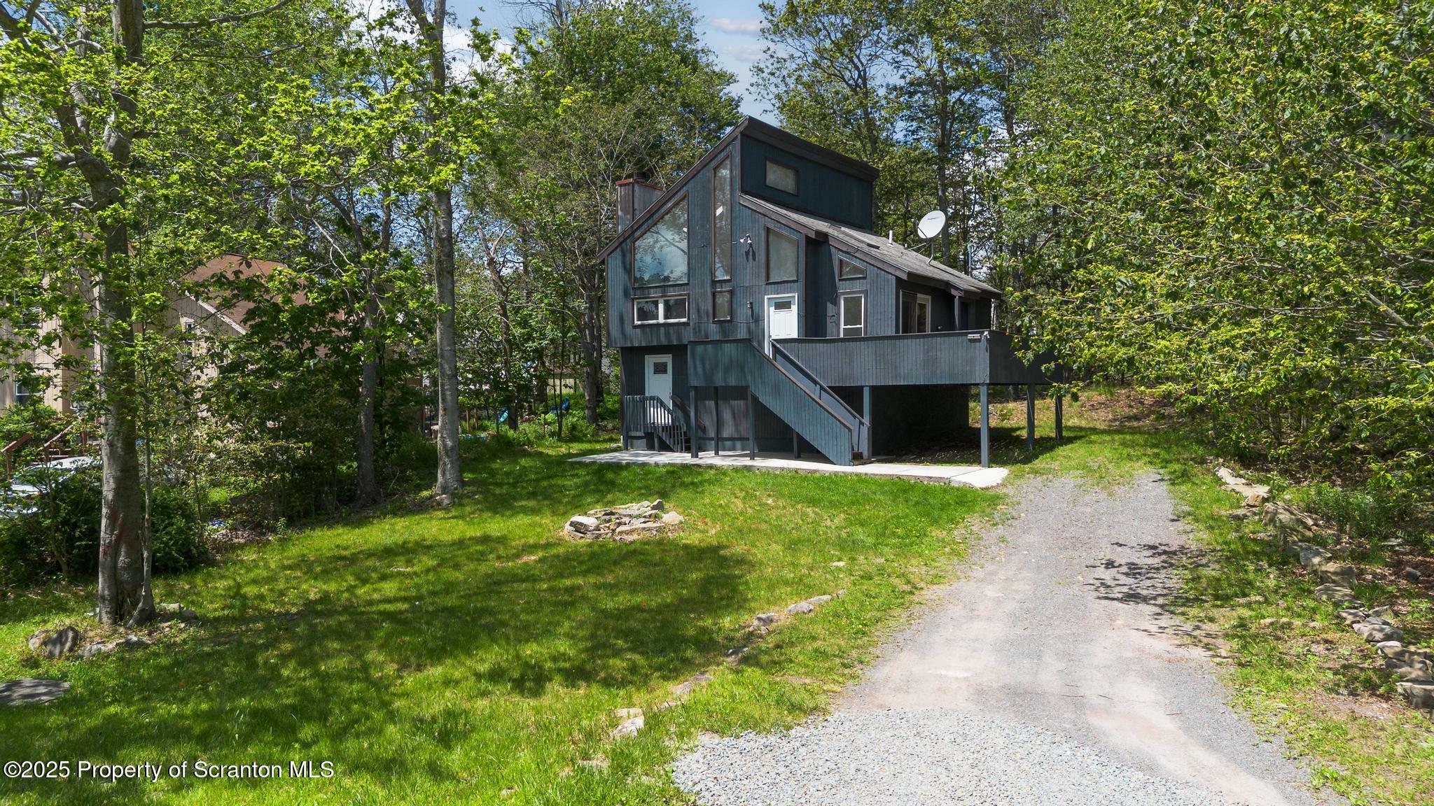 Property Photo:  3020 Briarwood Drive  PA 18466 