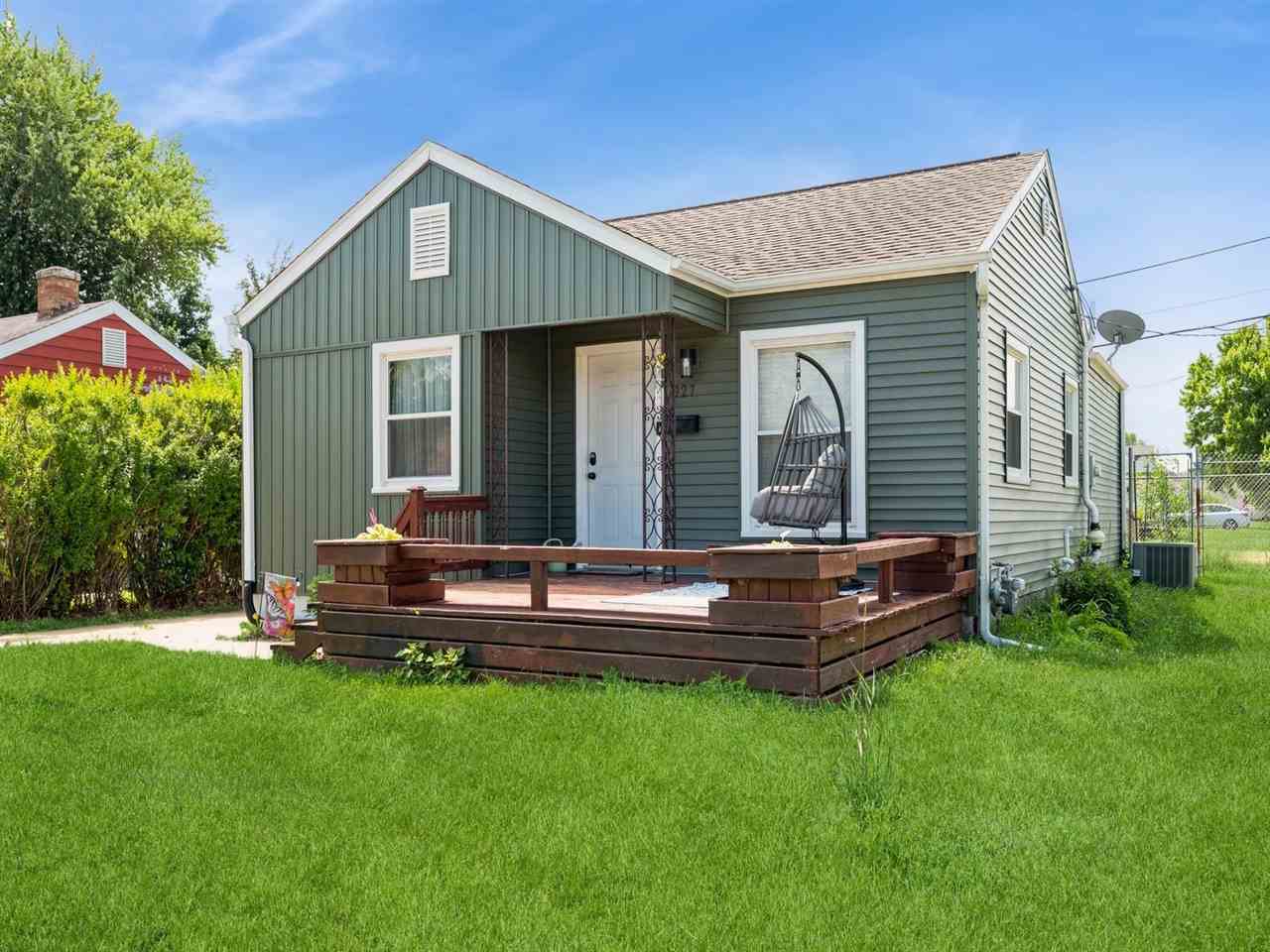 927 NW O Ave  Cedar Rapids IA 52405 photo