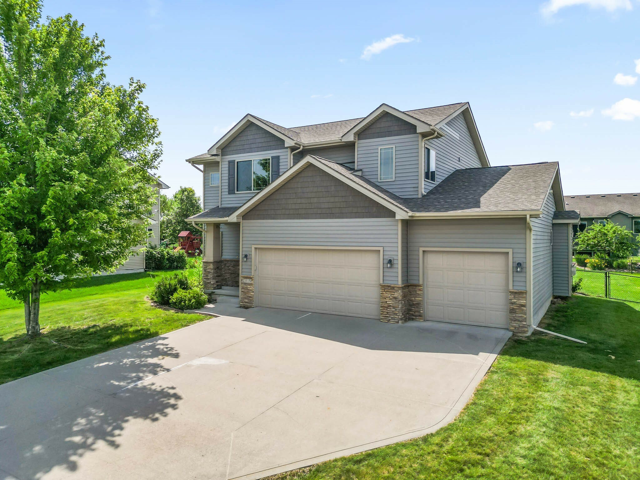1519 NE Williamsburg Drive  Ankeny IA 50021 photo