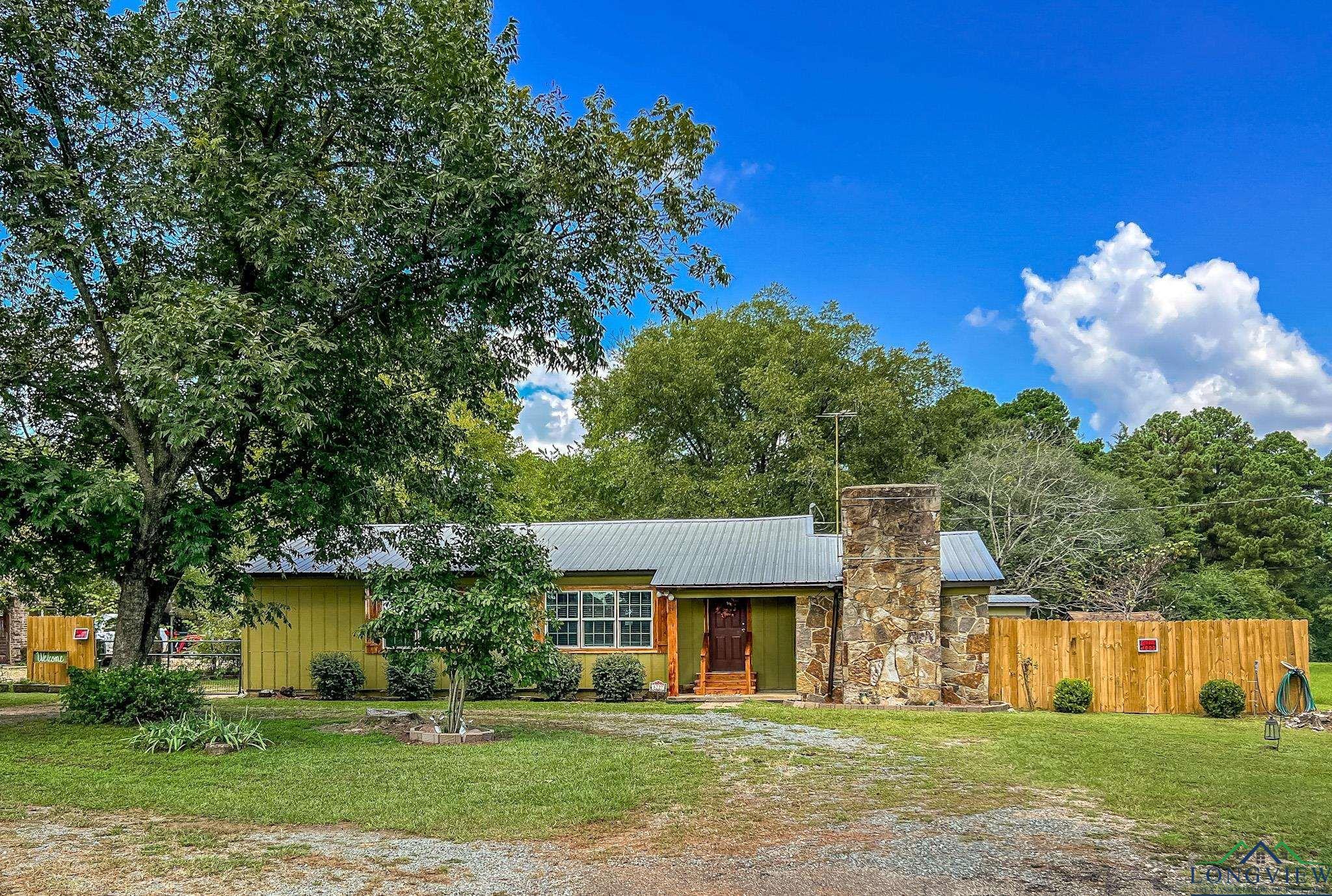 Property Photo: 8227 North Kings Highway TX 75503