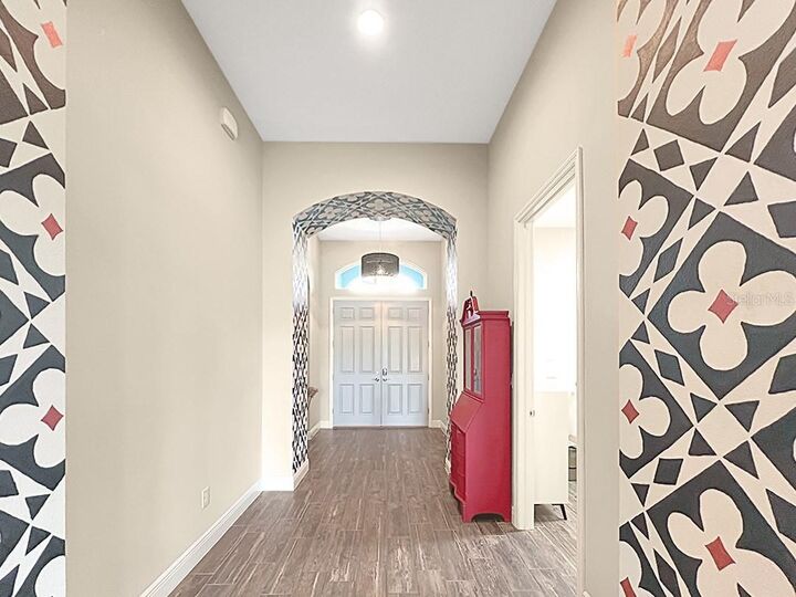 Property Photo: 6817 Ebb Tide Avenue FL 33572