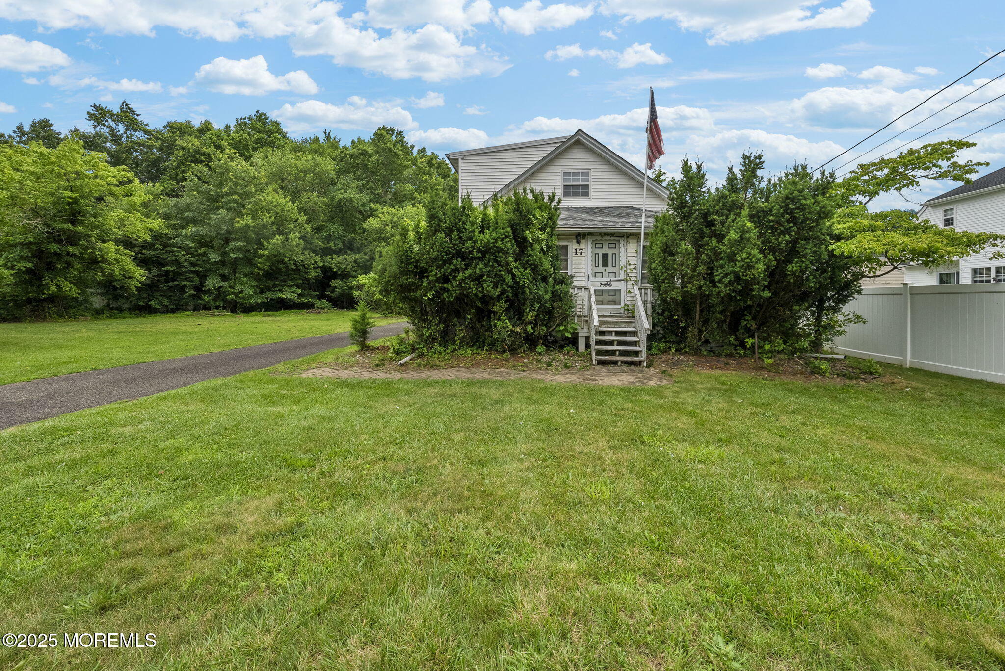17 Wood Avenue  Englishtown NJ 07726 photo