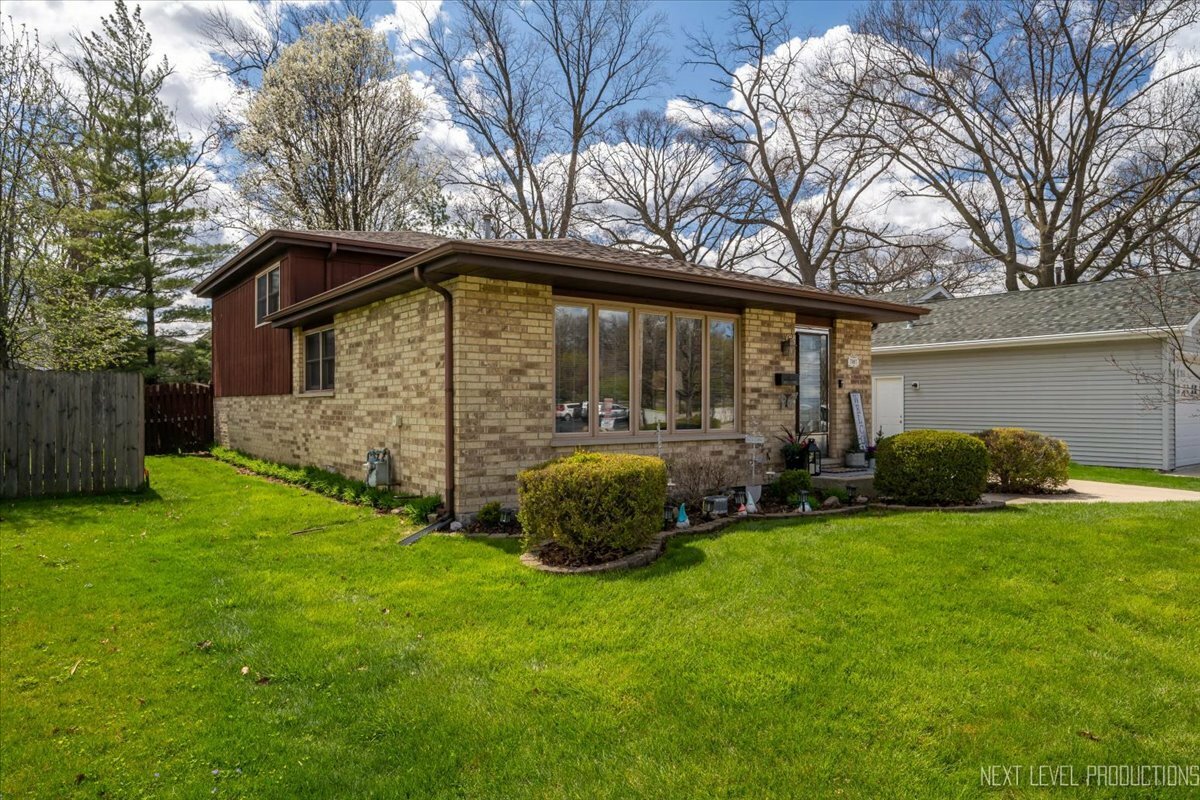 Property Photo: 7007 W 110th Street IL 60482