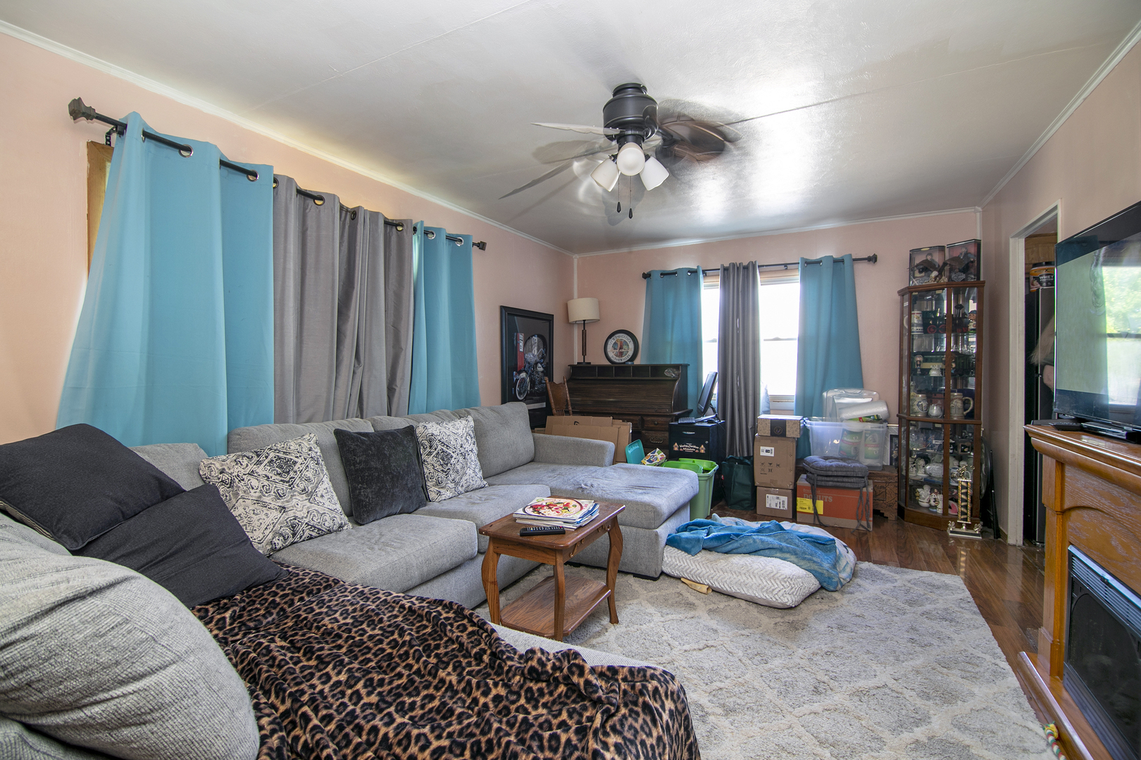 Property Photo: 714 Meadow Court IL 60915