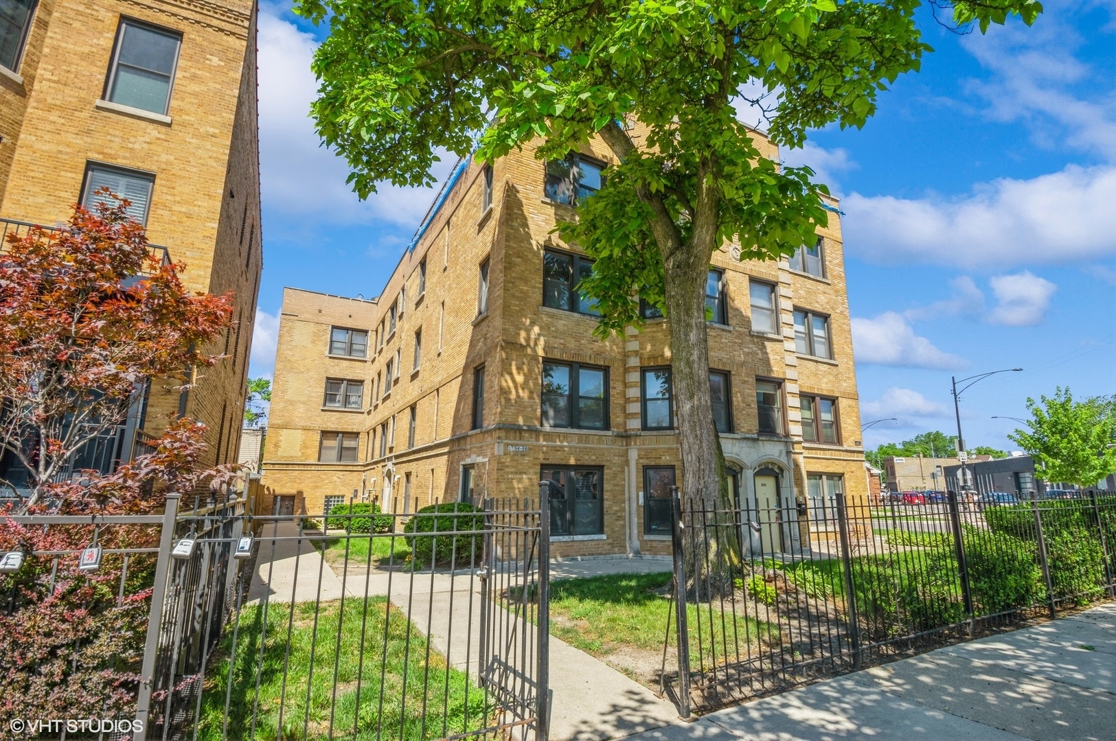 Property Photo:  3756 N Bernard Street 2D  IL 60618 