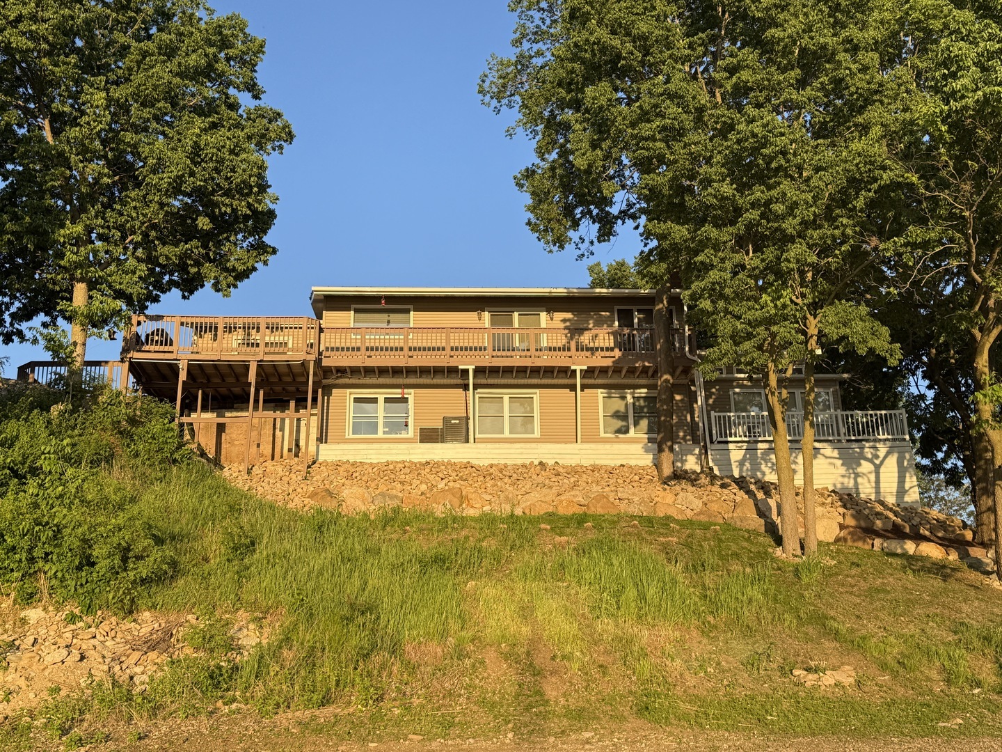 Property Photo:  127 S Front Street  IL 61327 