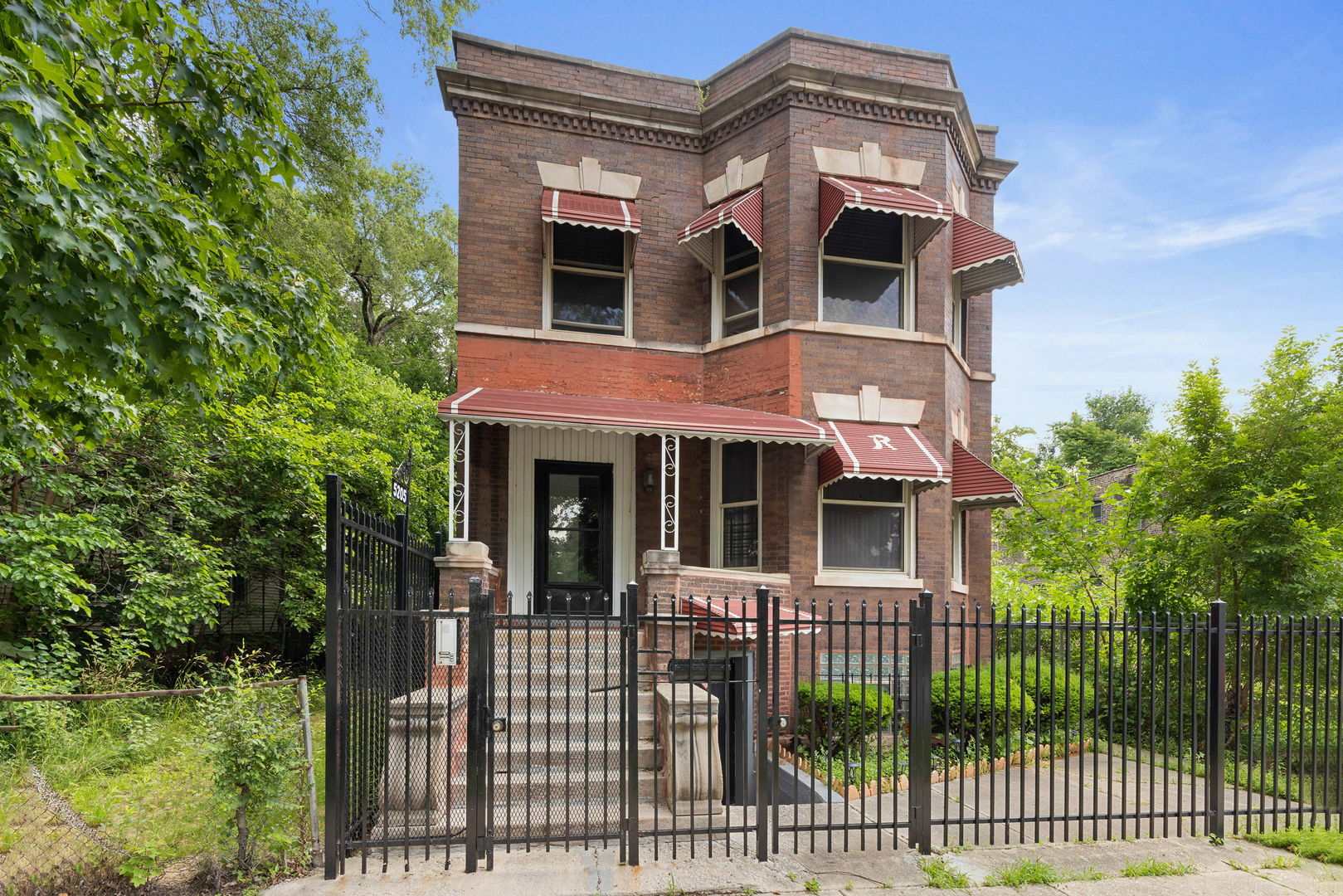 Property Photo:  5205 S Sangamon Street  IL 60609 