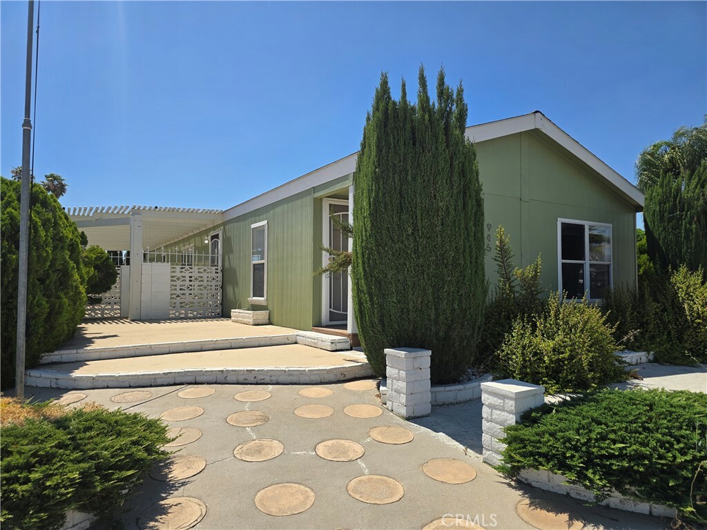 945 Vallejo Drive  Hemet CA 92543 photo